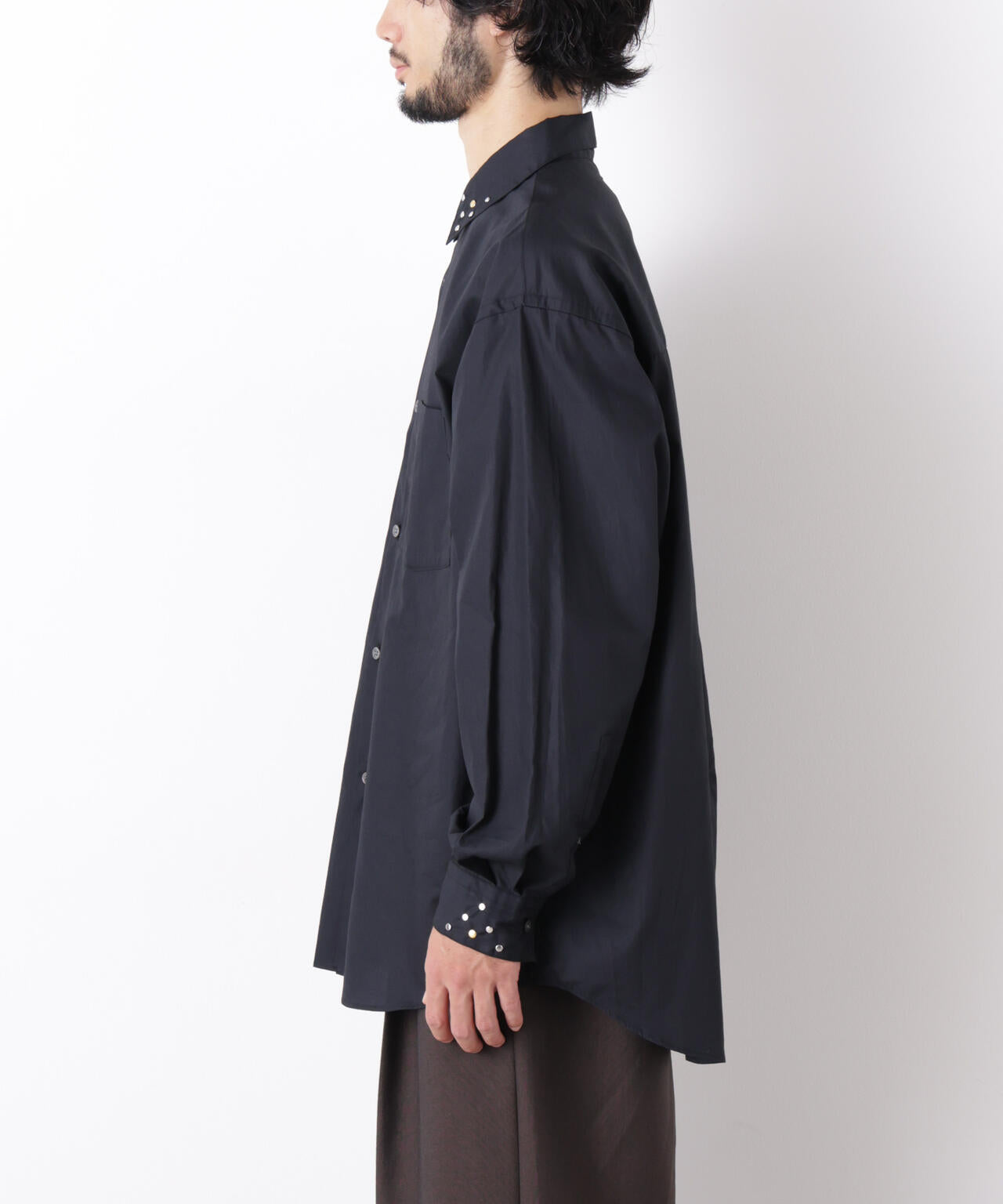 ｢ASSEMBLANC｣ スタッズシャツ