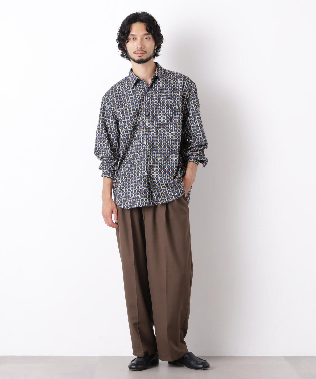 EDITORIAL PRINT レギュラーカラーシャツ