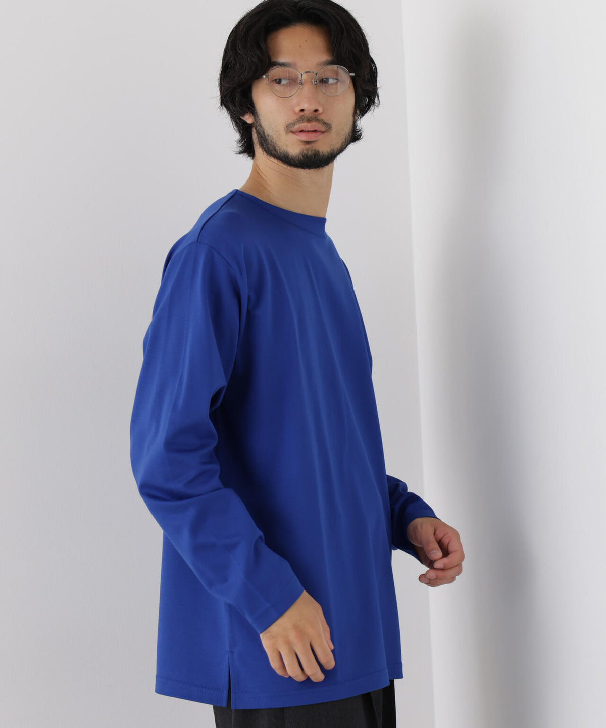 「モダンコンフォートシリーズ」モクロディ ボートネック サイドスリット Tシャツ