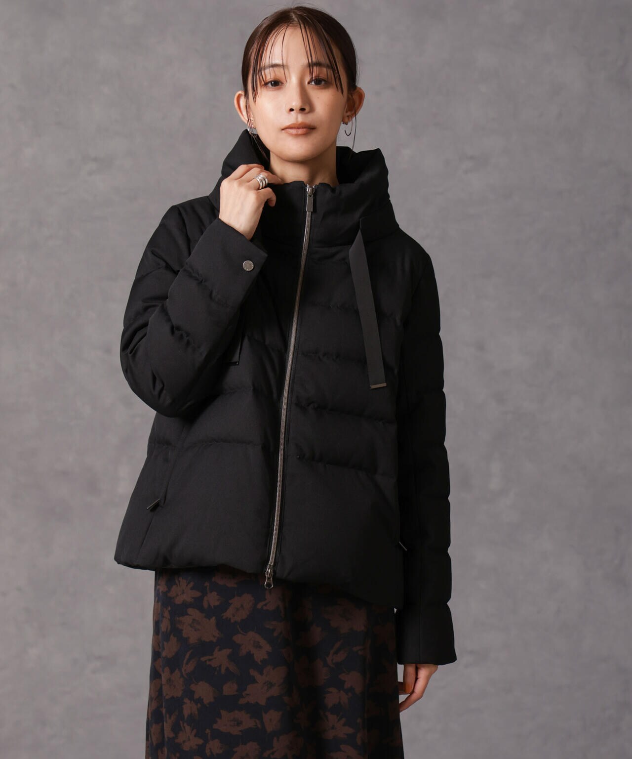 西川ダウン(R)」サージスタンドカラーショートダウン | NANO