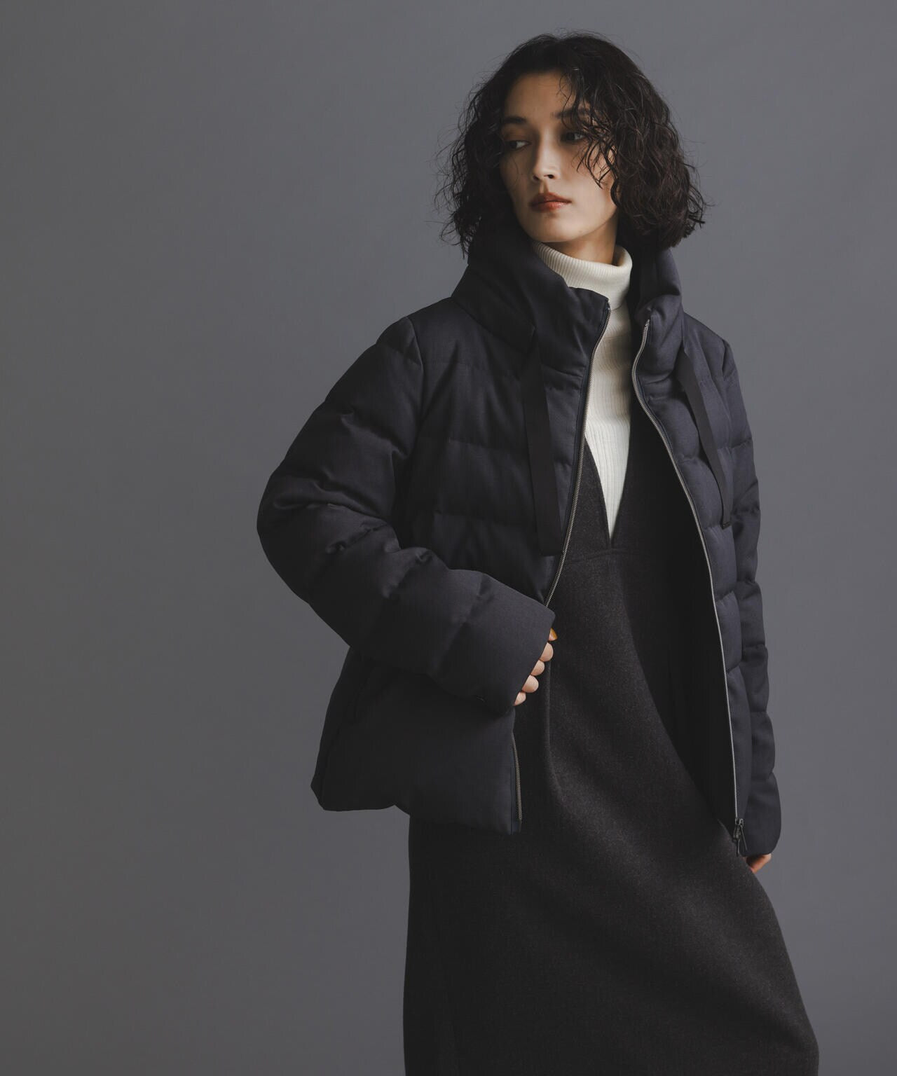 西川ダウン(R)」サージスタンドカラーショートダウン | NANO