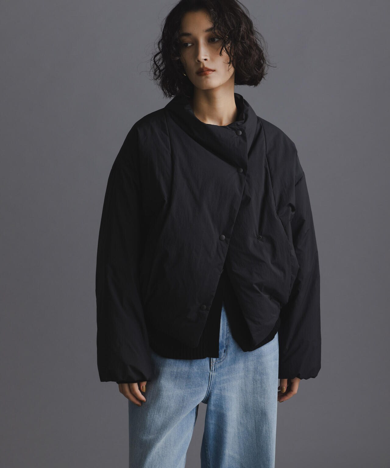 ティムタムナノユニバース　西川ダウン　ハイネックショートジャケット　白 西川ダウン (R)」 ハイネック ショートジャケット