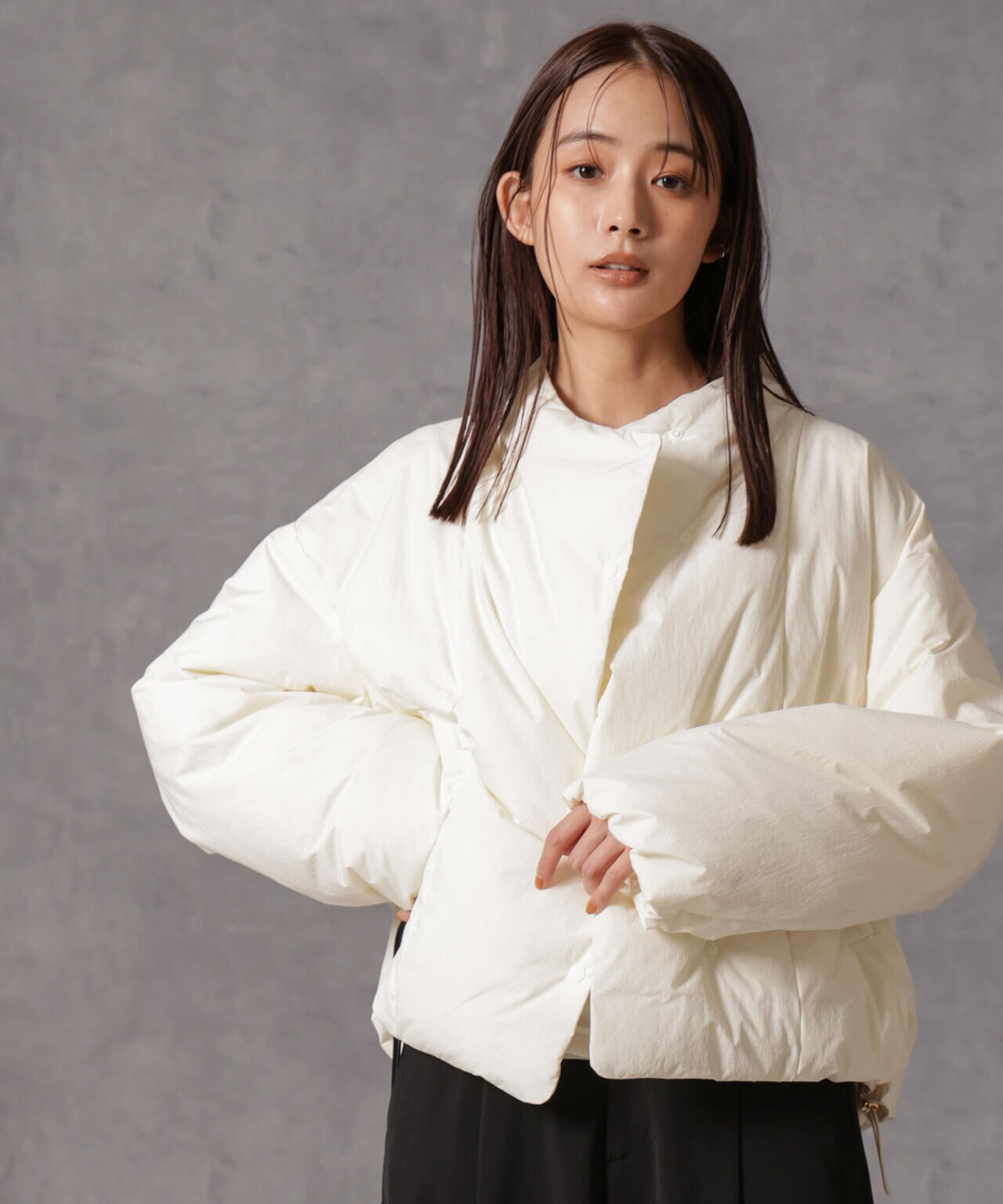 ティムタムナノユニバース　西川ダウン　ハイネックショートジャケット　白 西川ダウン(R)」ハイネックショートジャケット | NANO universe