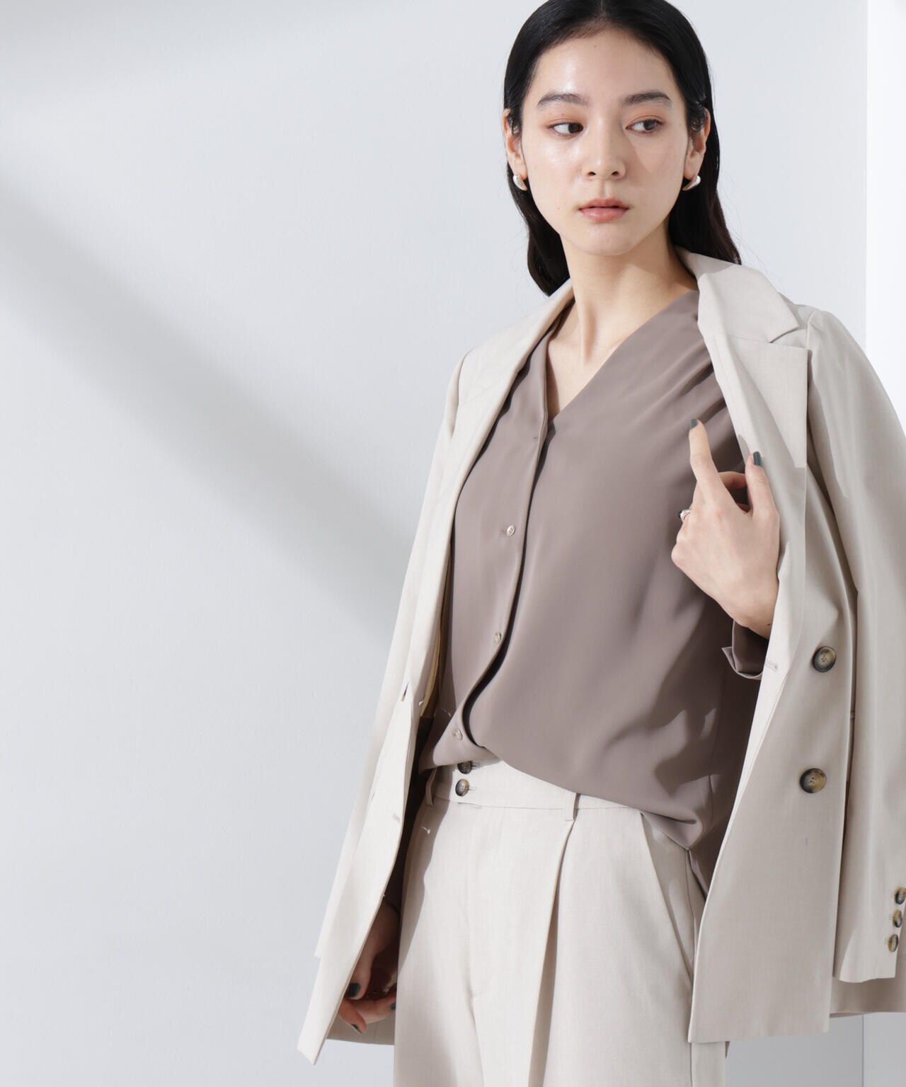 フロントボタンVネックブラウス | NANO universe（ナノ・ユニバース