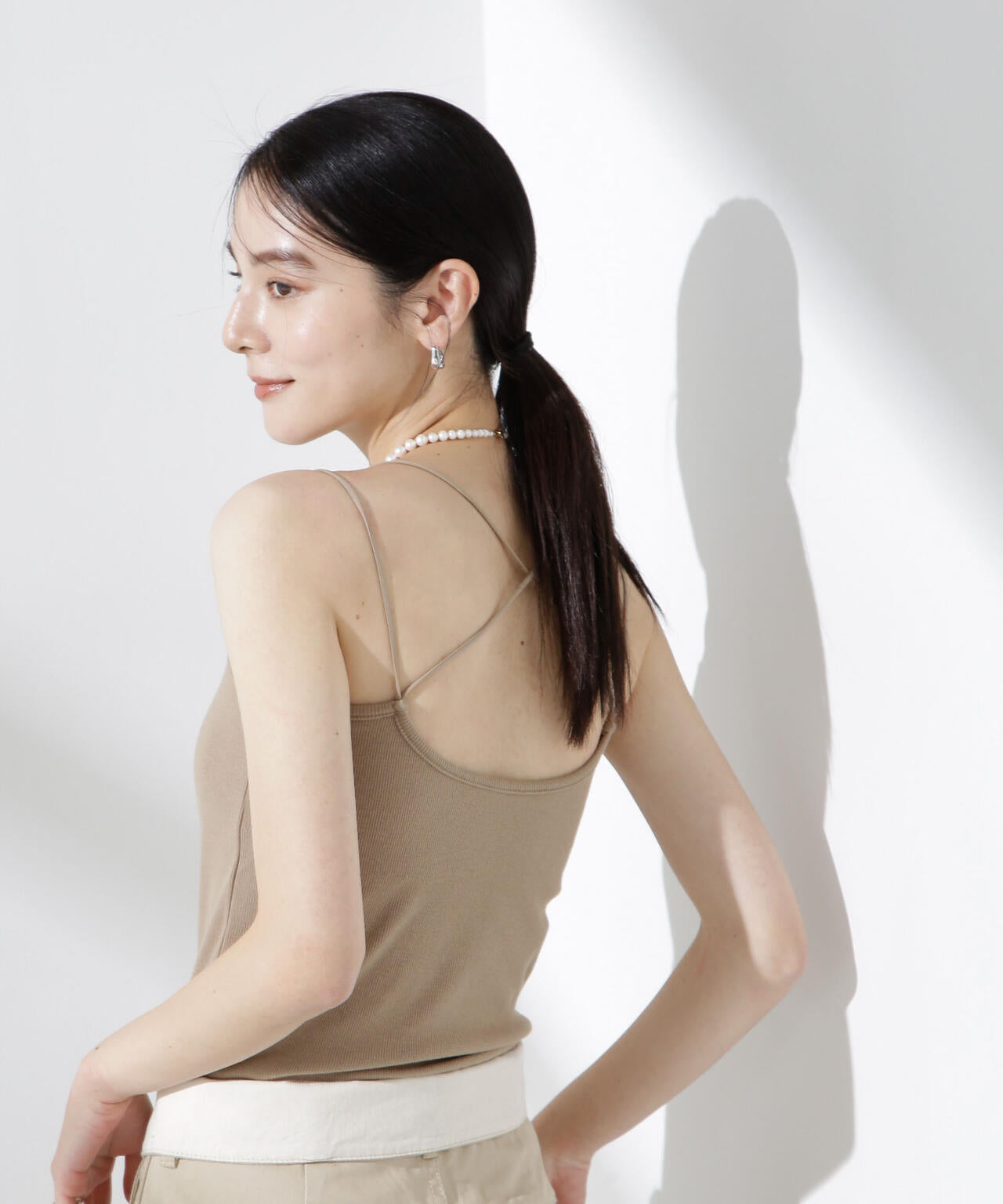 カップ付きバッククロスキャミソール