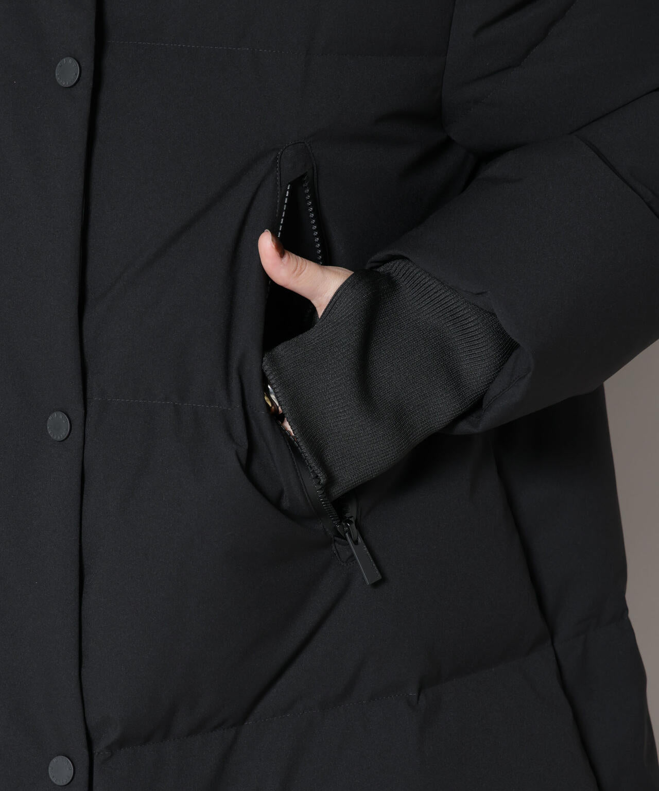 「西川ダウン(R)」ソロテックスAラインダウン