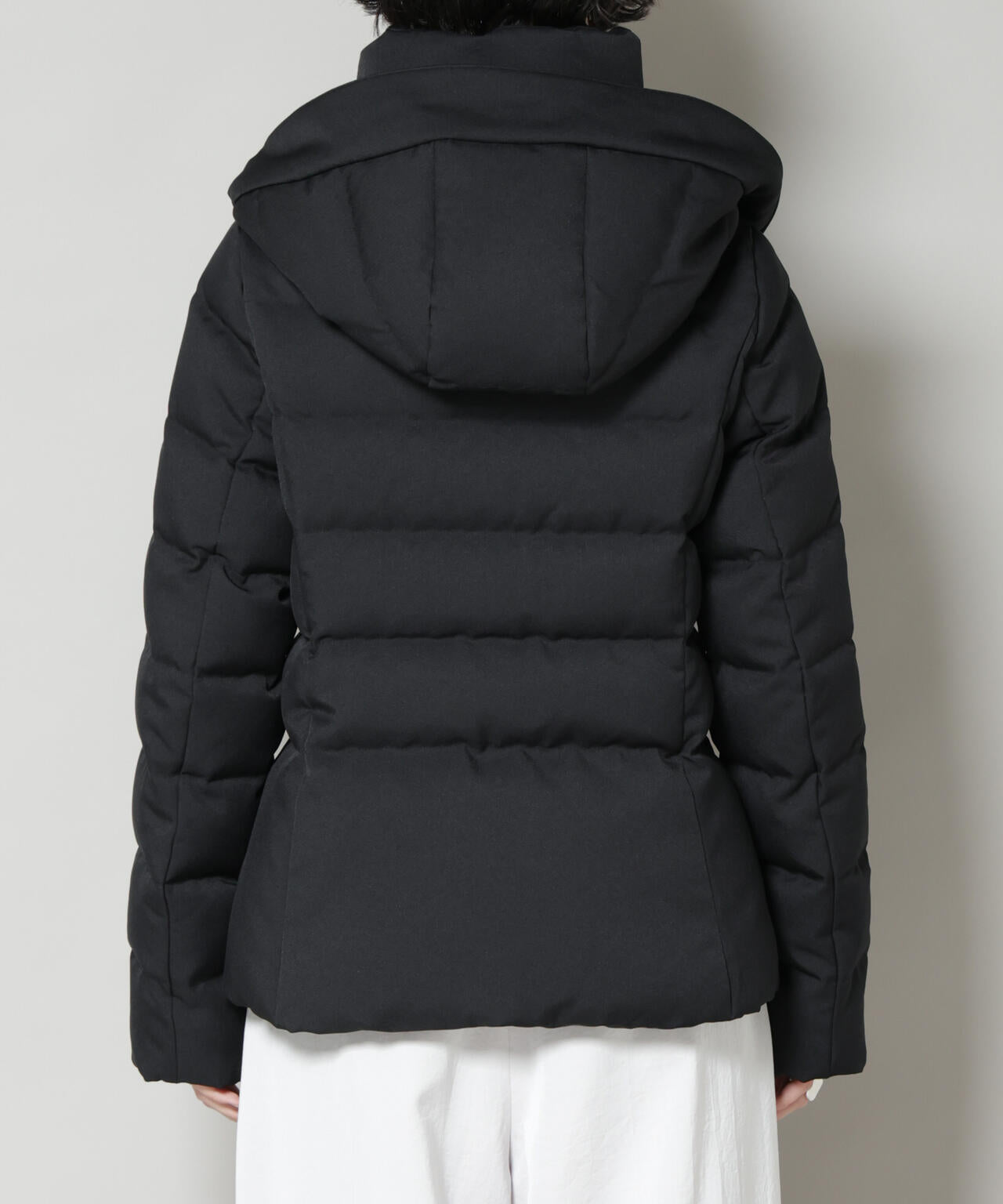 「西川ダウン(R)」サージショートダウン