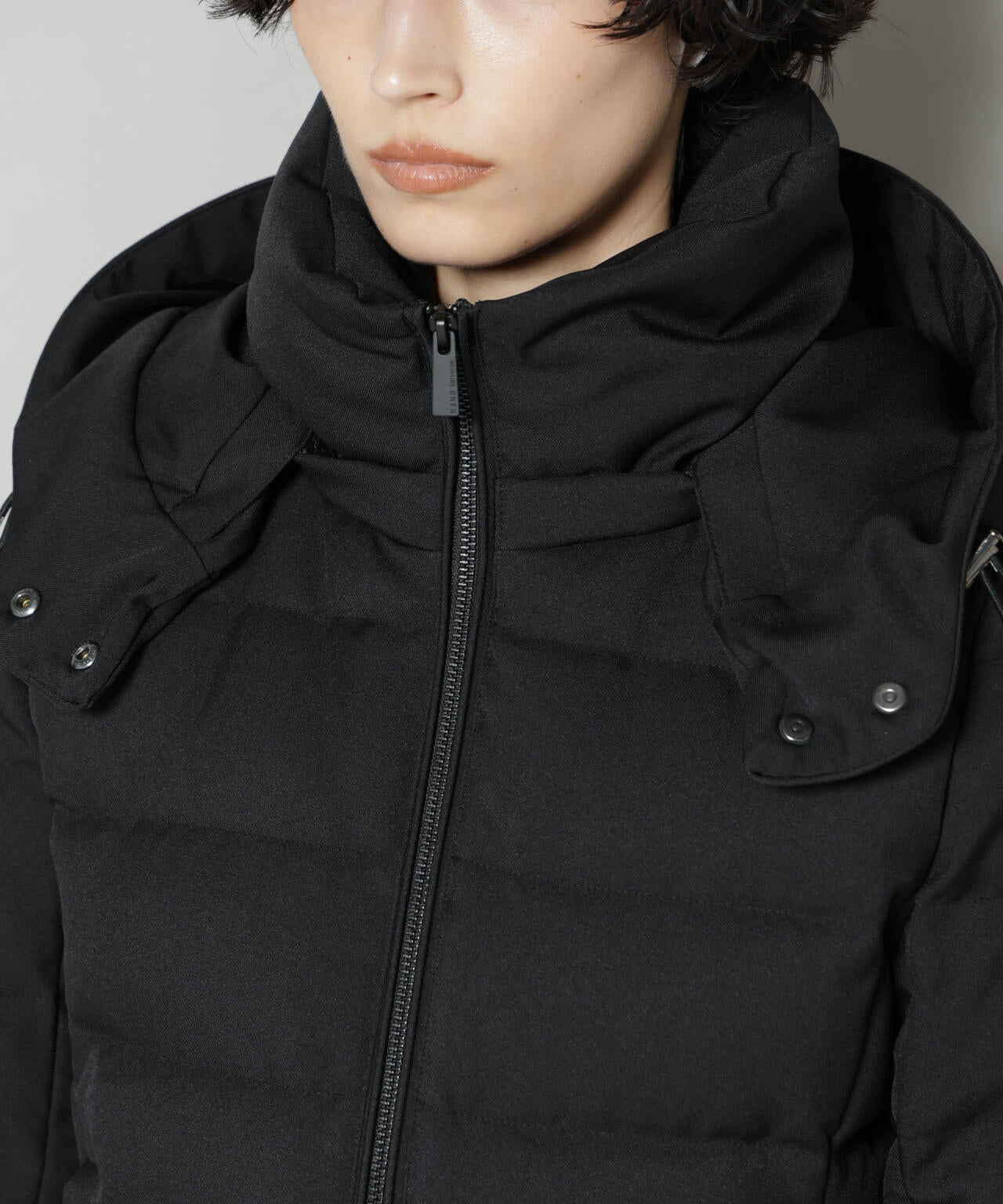 「西川ダウン(R)」サージショートダウン