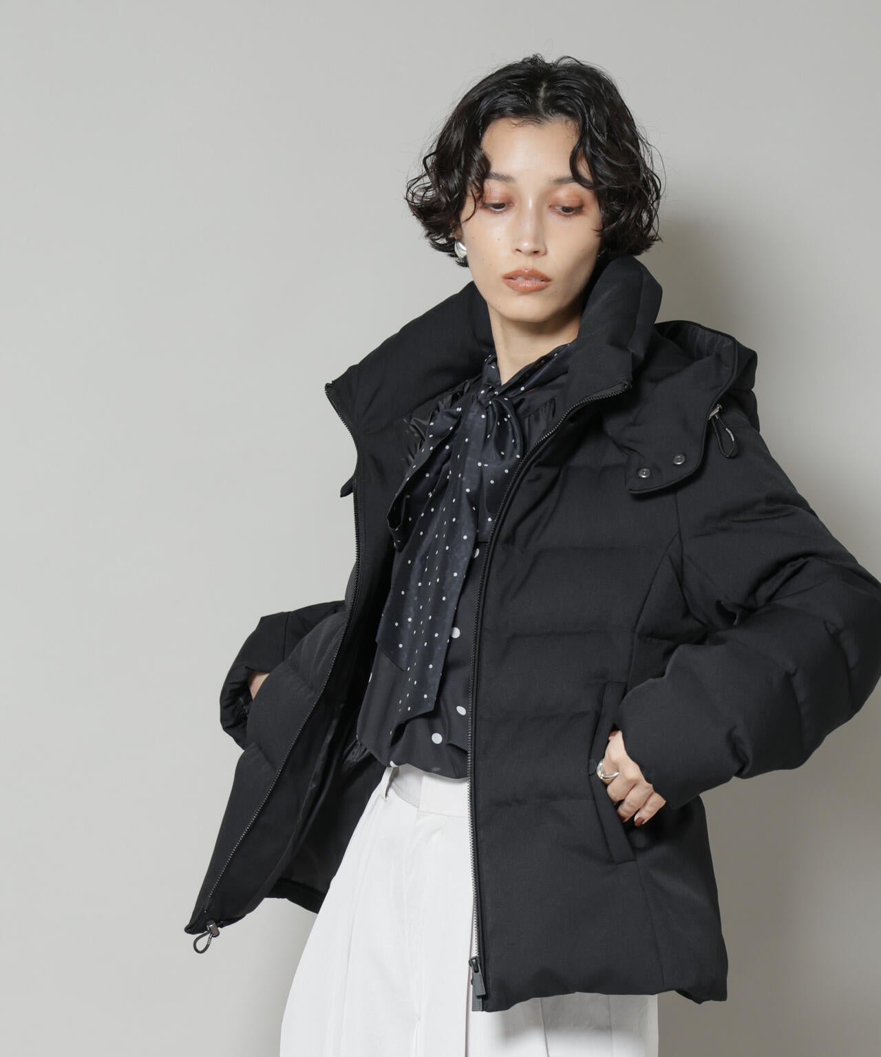 「西川ダウン(R)」サージショートダウン