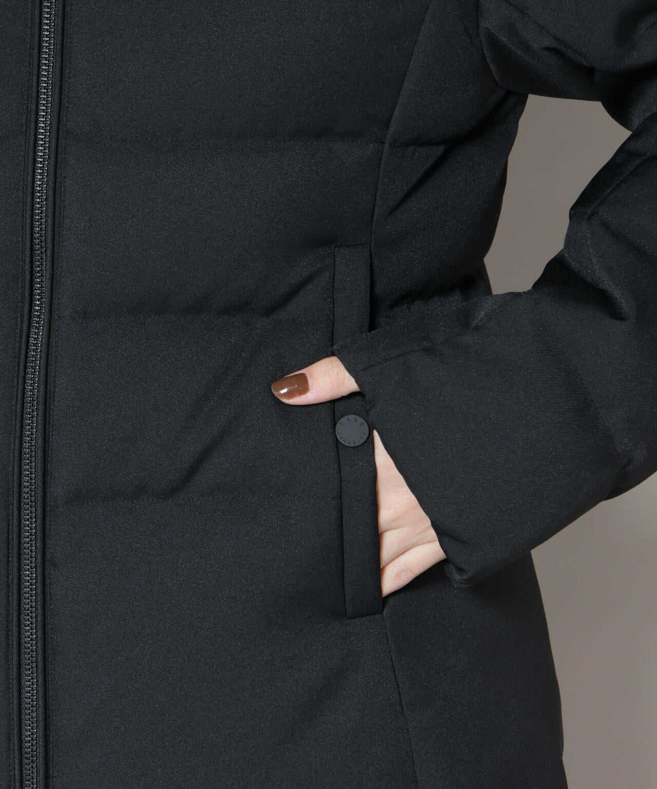 「西川ダウン(R)」サージショートダウン