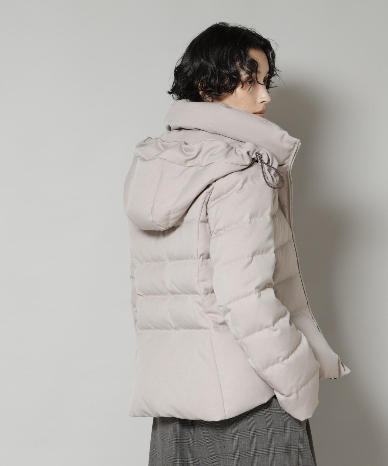 「西川ダウン(R)」サージショートダウン