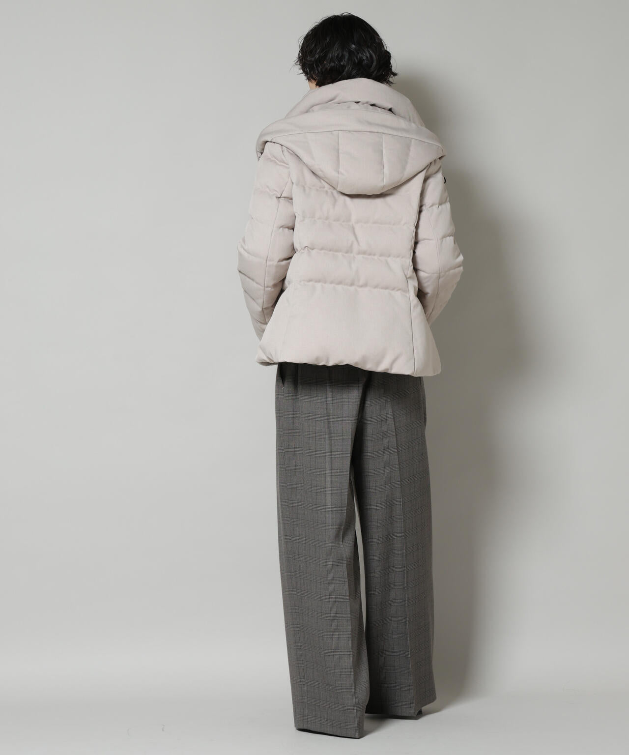 「西川ダウン(R)」サージショートダウン