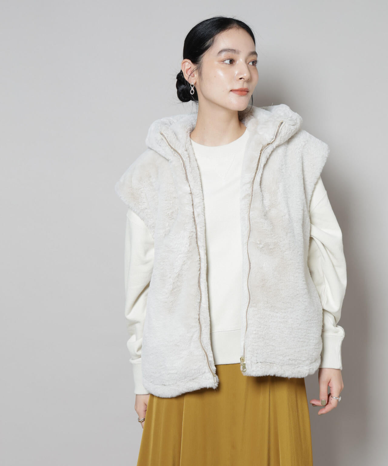 フェイクファーフードベスト