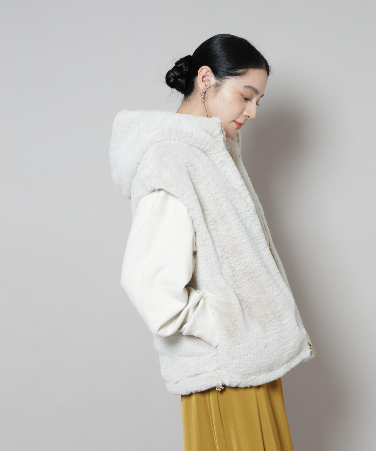 フェイクファーフードベスト