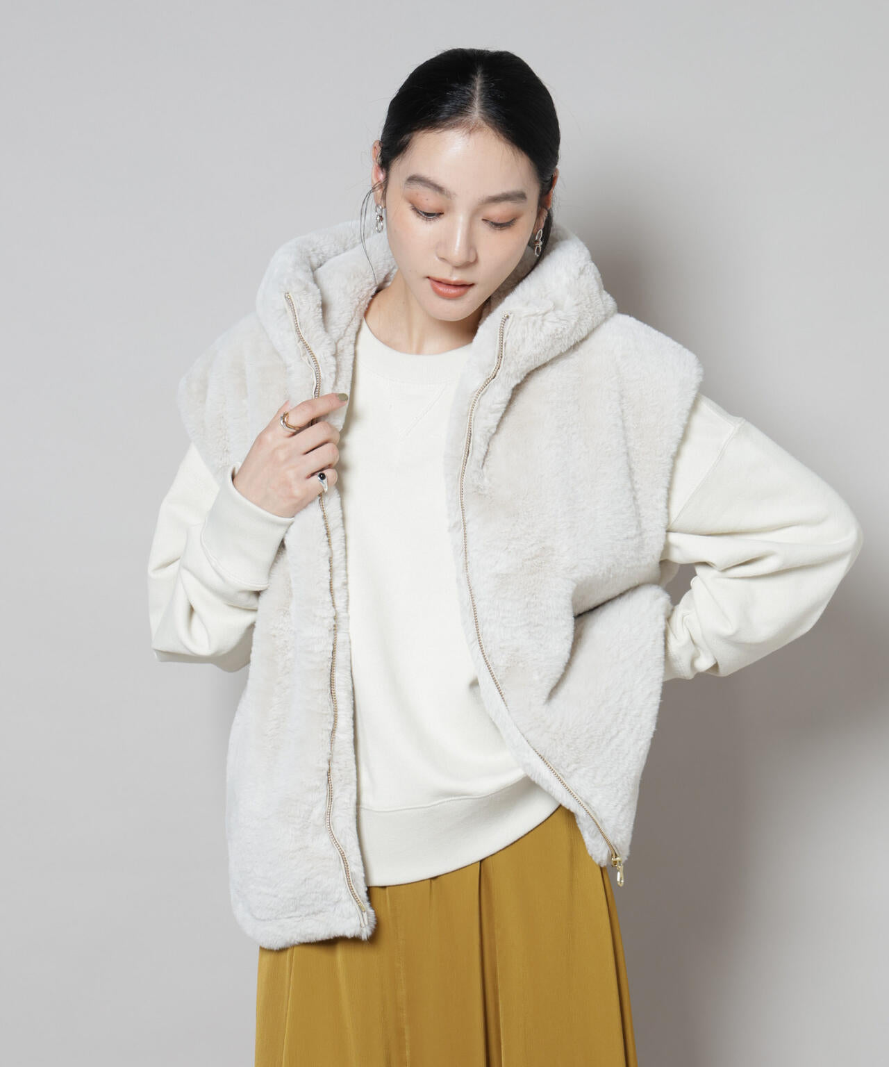 フェイクファーフードベスト