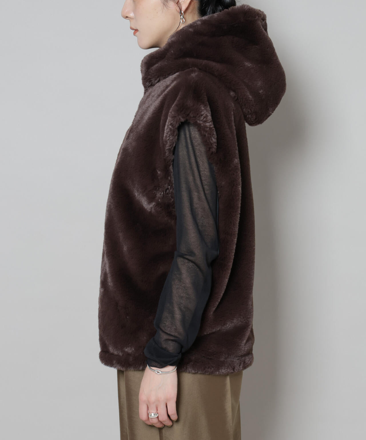 フェイクファーフードベスト