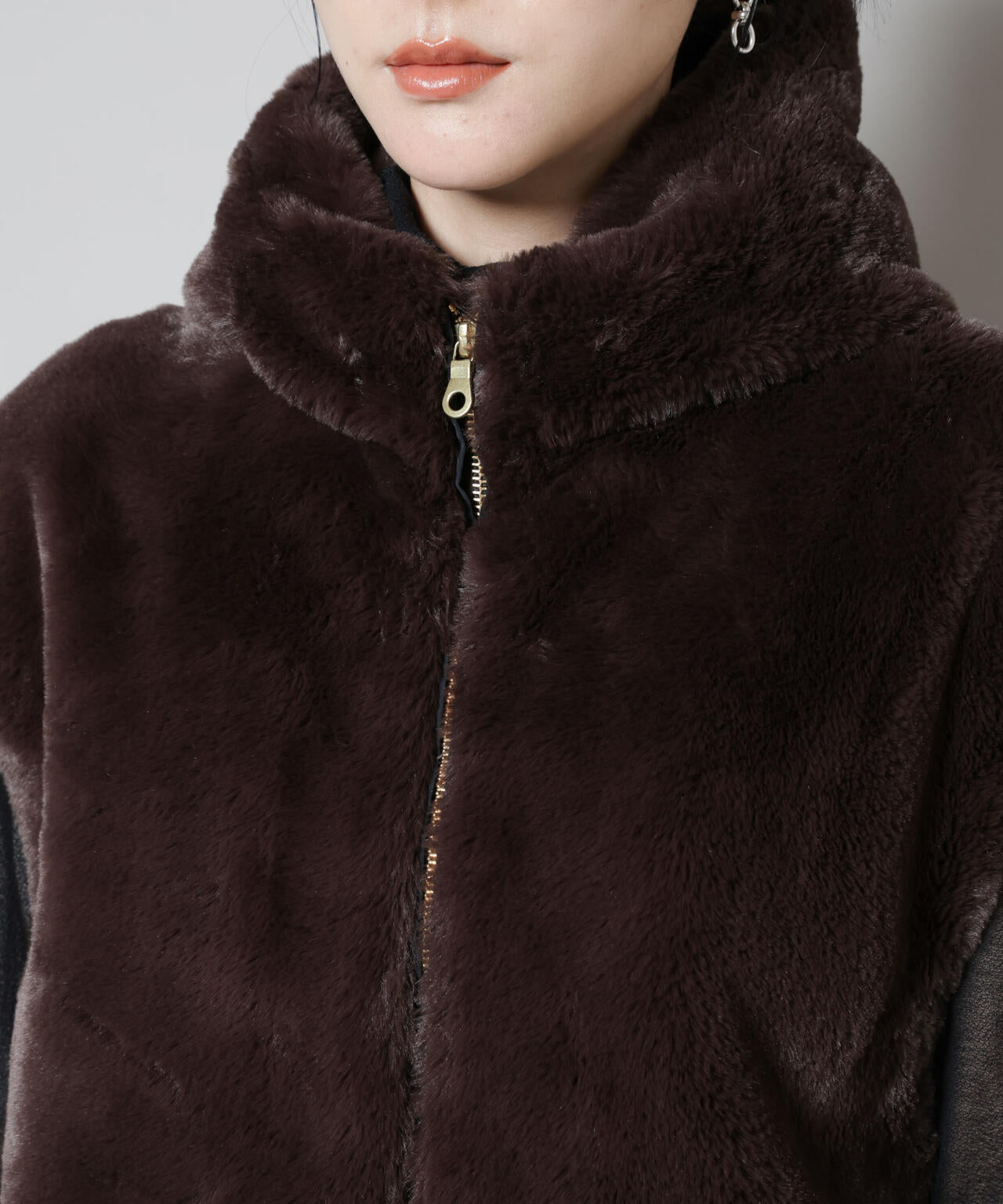 フェイクファーフードベスト