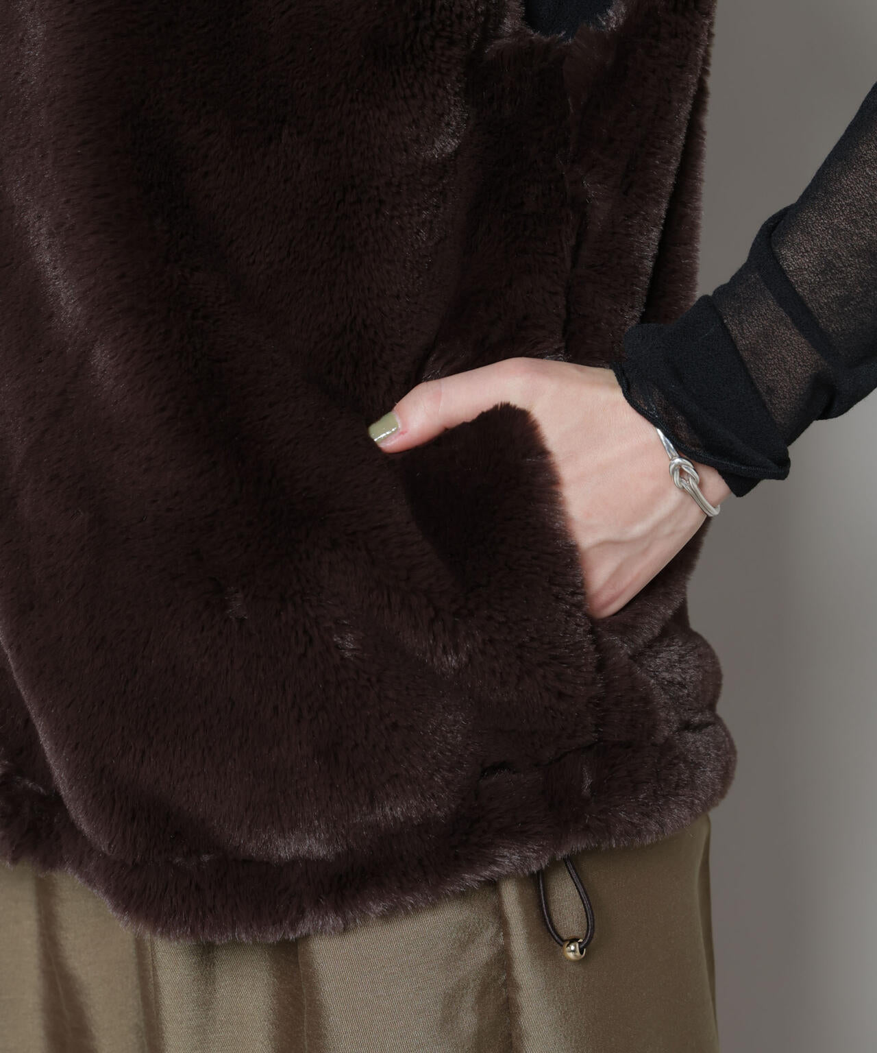 フェイクファーフードベスト | NANO universe（ナノ・ユニバース