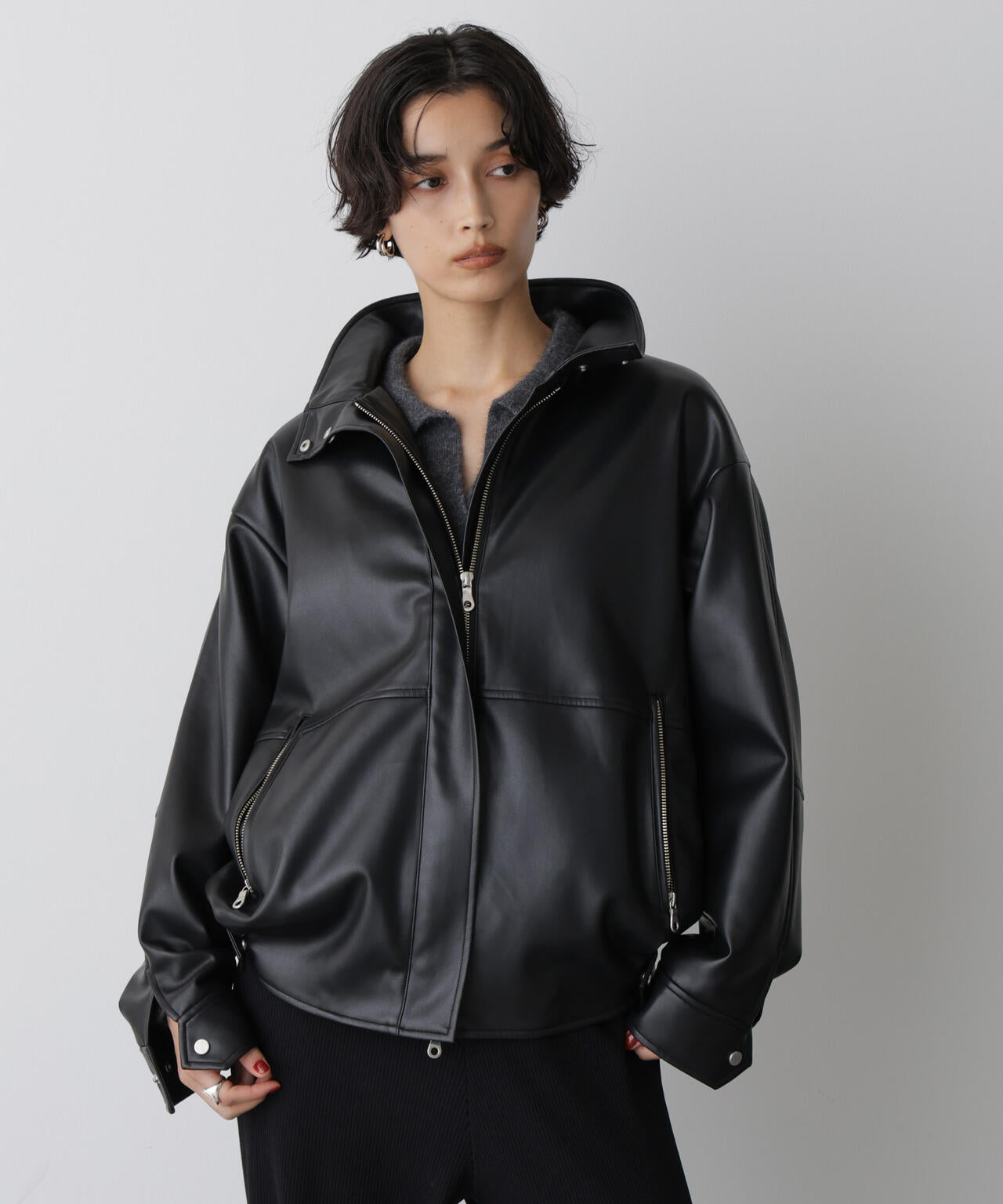「STEVELOUR」スタンドフェイクレザージップブルゾン