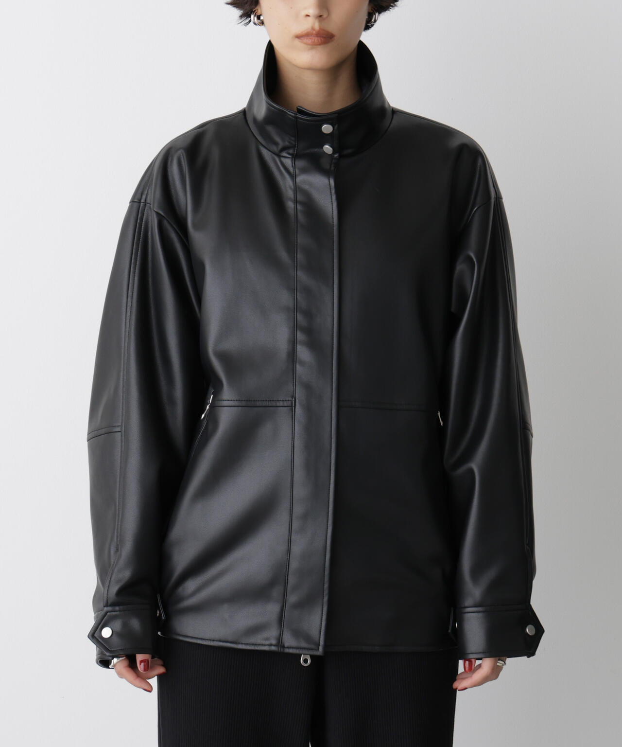 「STEVELOUR」スタンドフェイクレザージップブルゾン