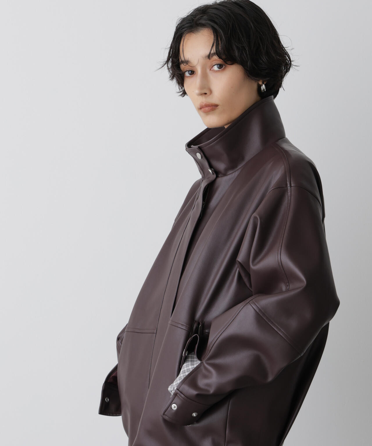 「STEVELOUR」スタンドフェイクレザージップブルゾン