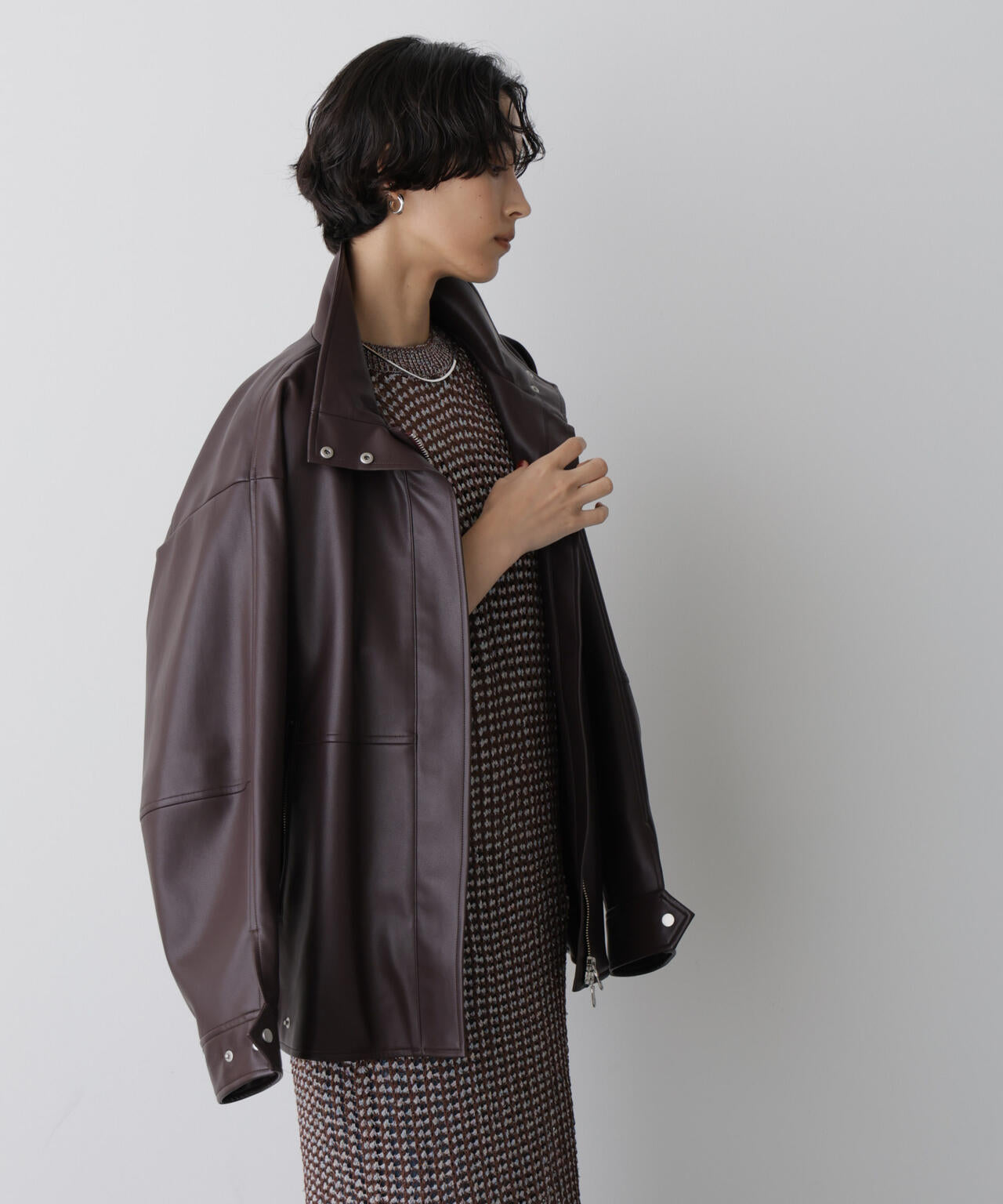 「STEVELOUR」スタンドフェイクレザージップブルゾン