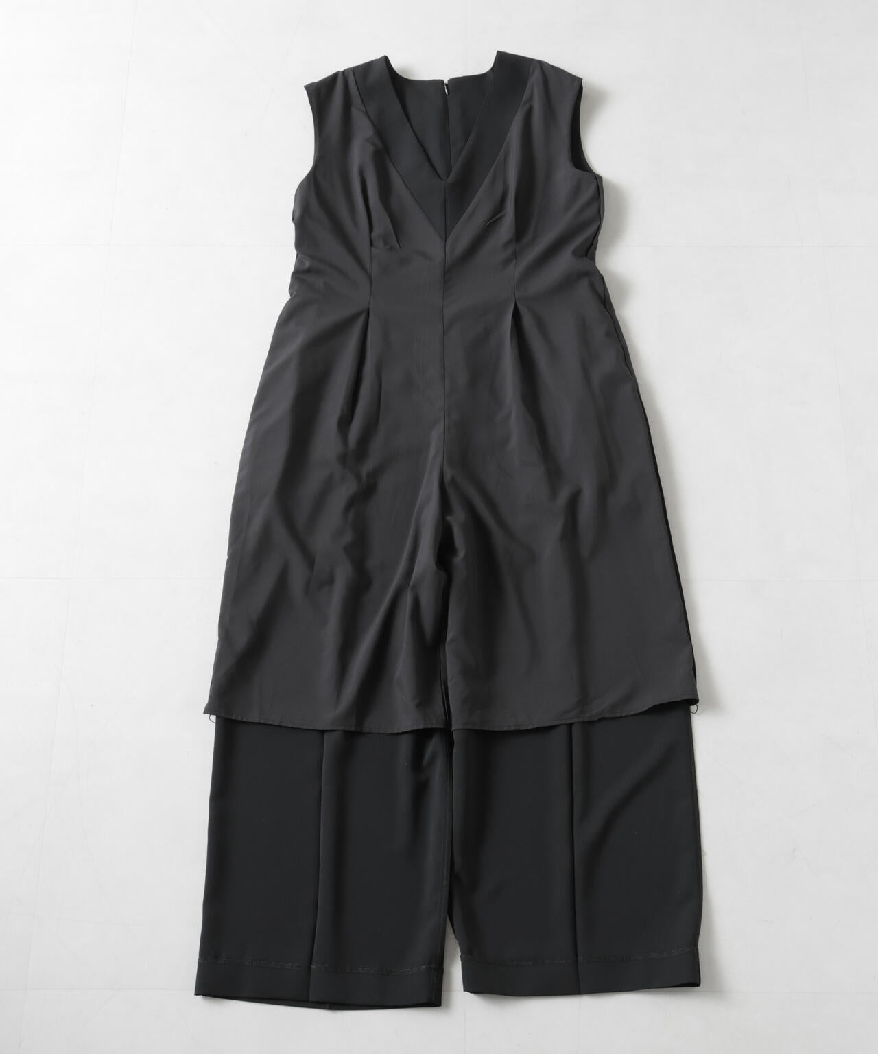 Vネックオールインワン