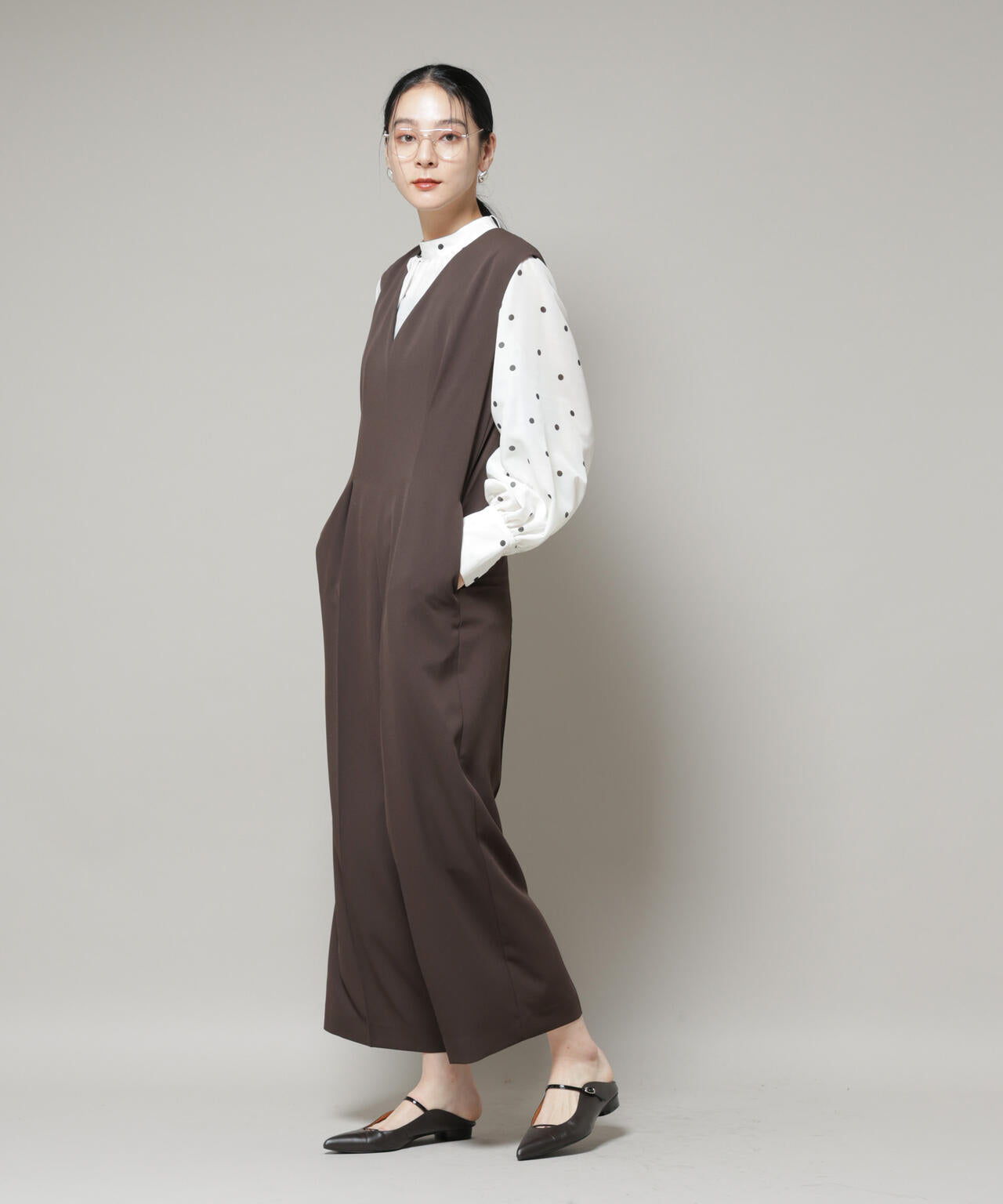 Vネックオールインワン