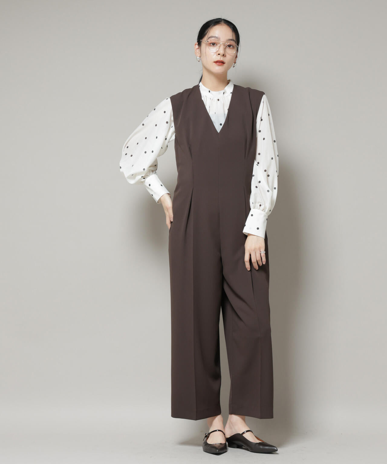 Vネックオールインワン