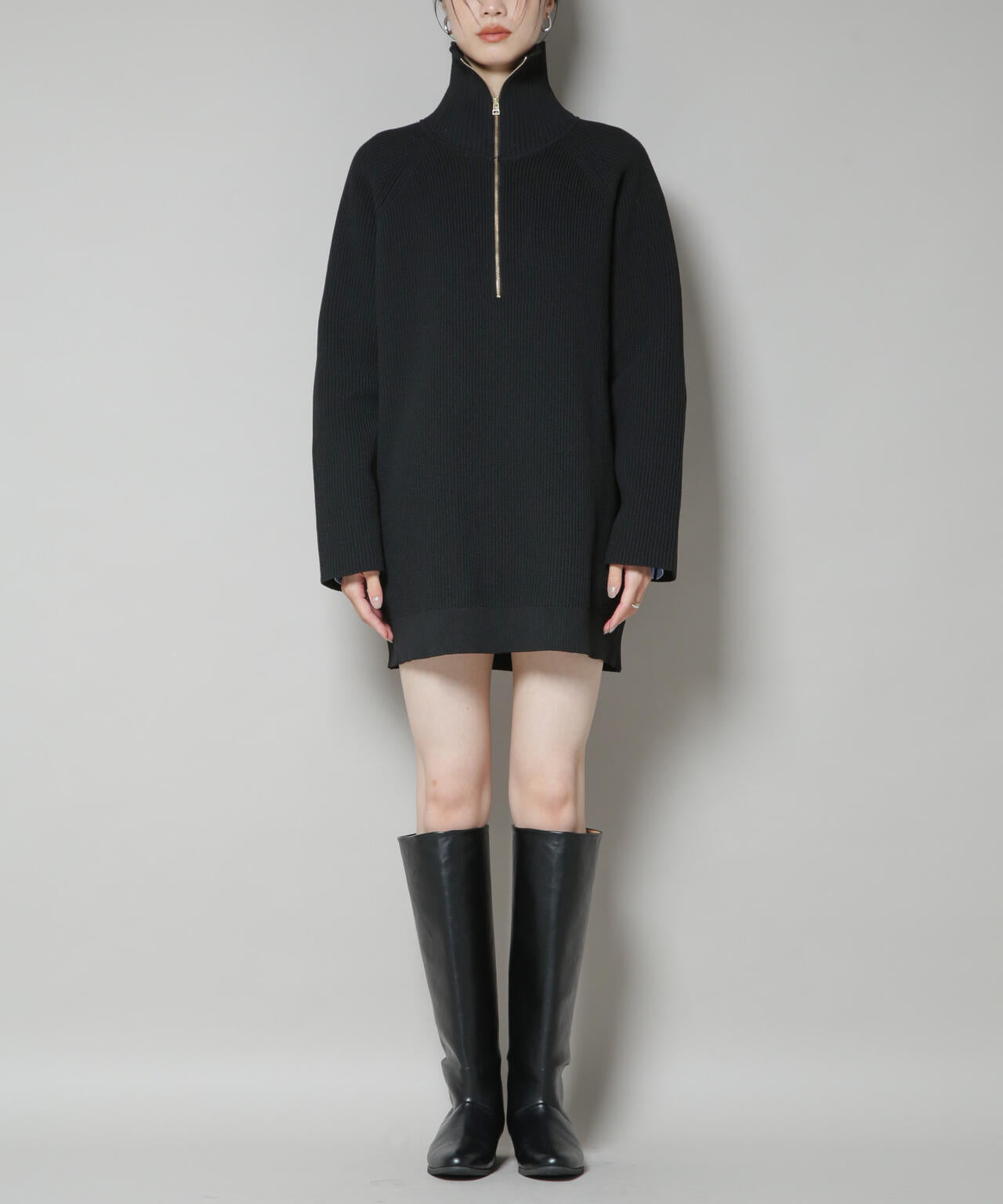 片畦ニットハーフジップミニワンピース
