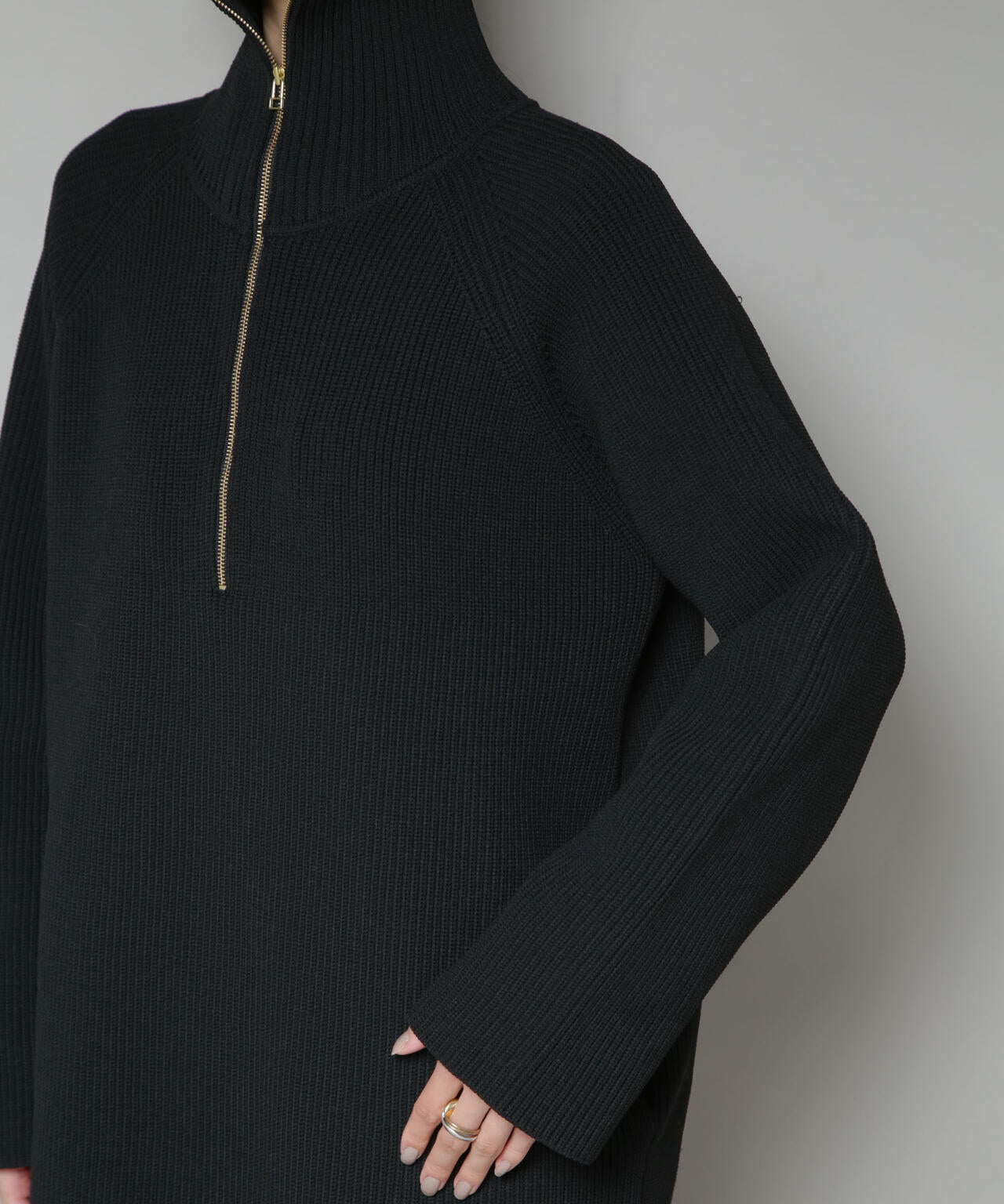 片畦ニットハーフジップミニワンピース