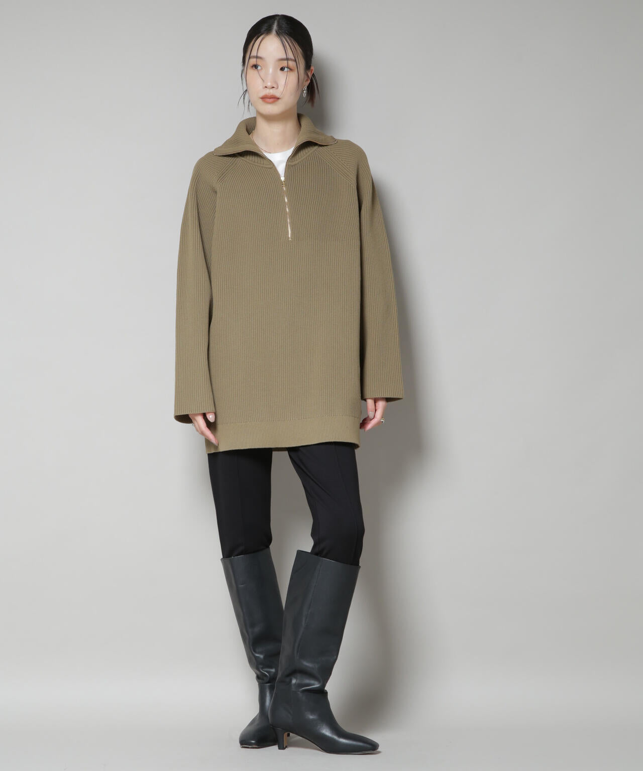 片畦ニットハーフジップミニワンピース