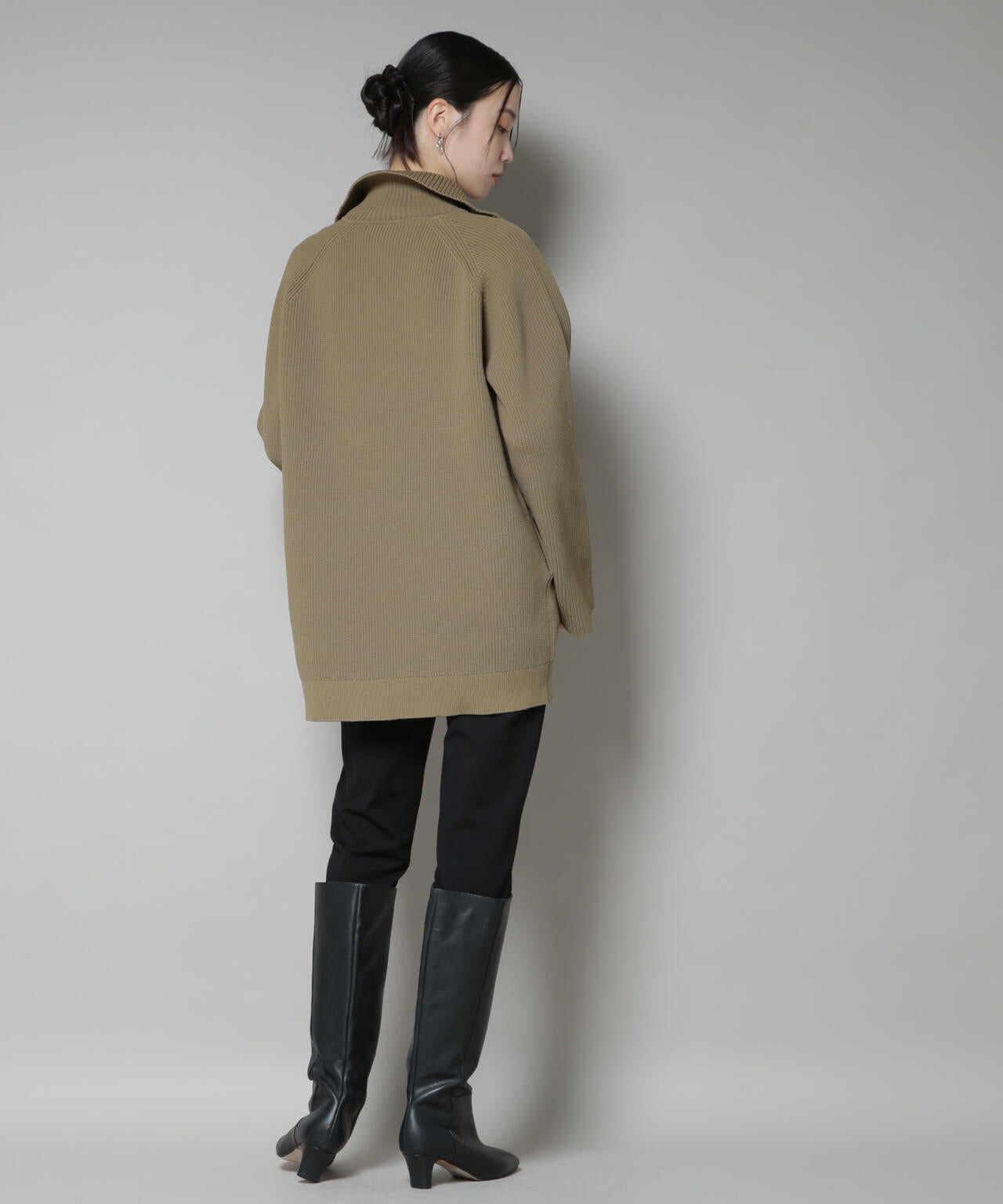 片畦ニットハーフジップミニワンピース