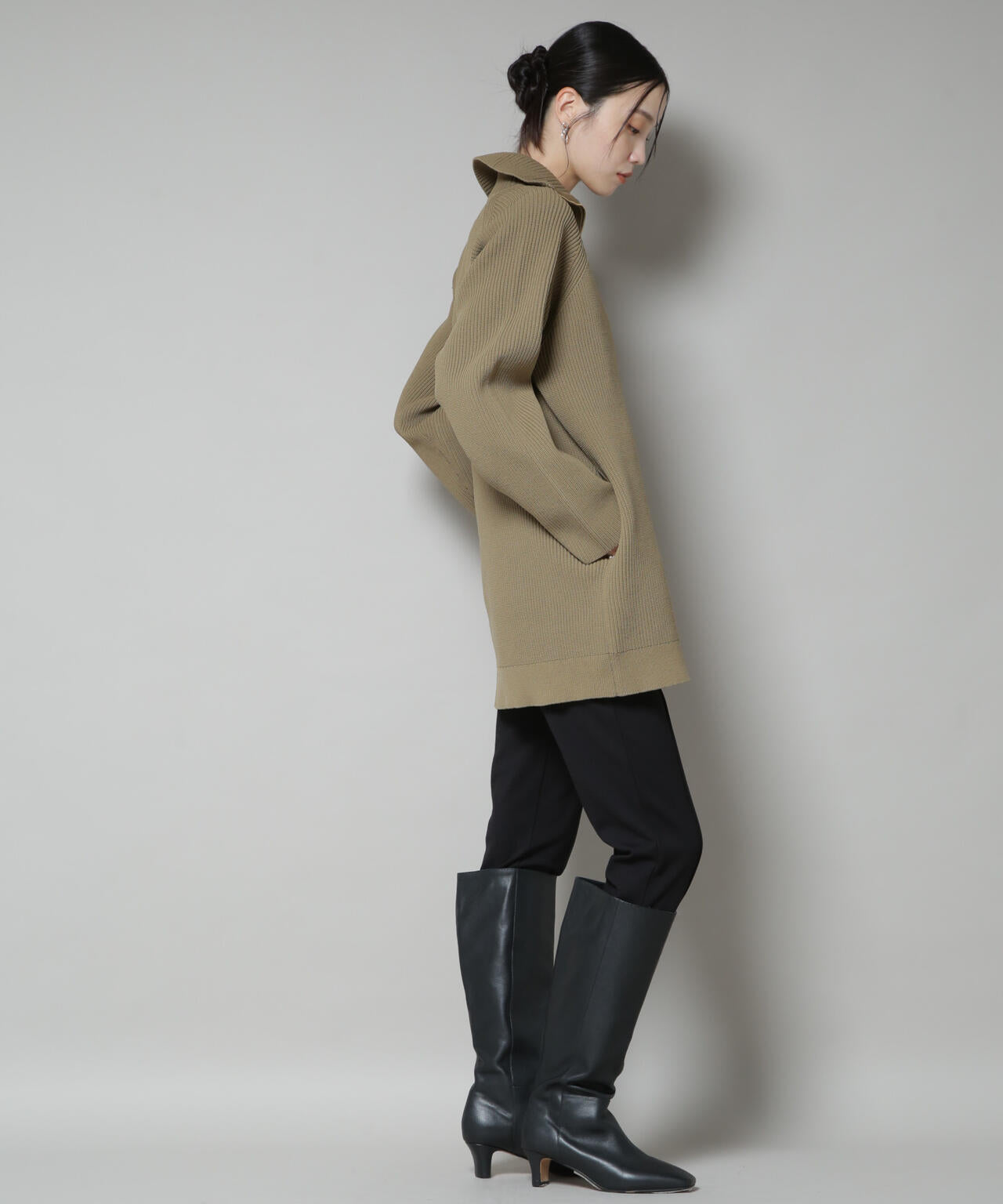 片畦ニットハーフジップミニワンピース