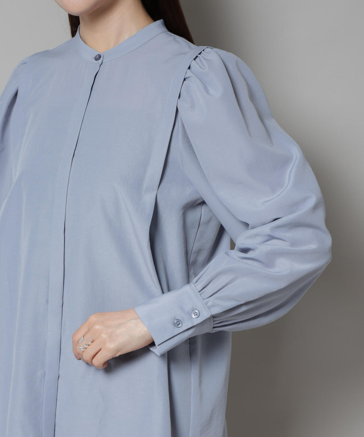 ショルダーギャザーブラウス