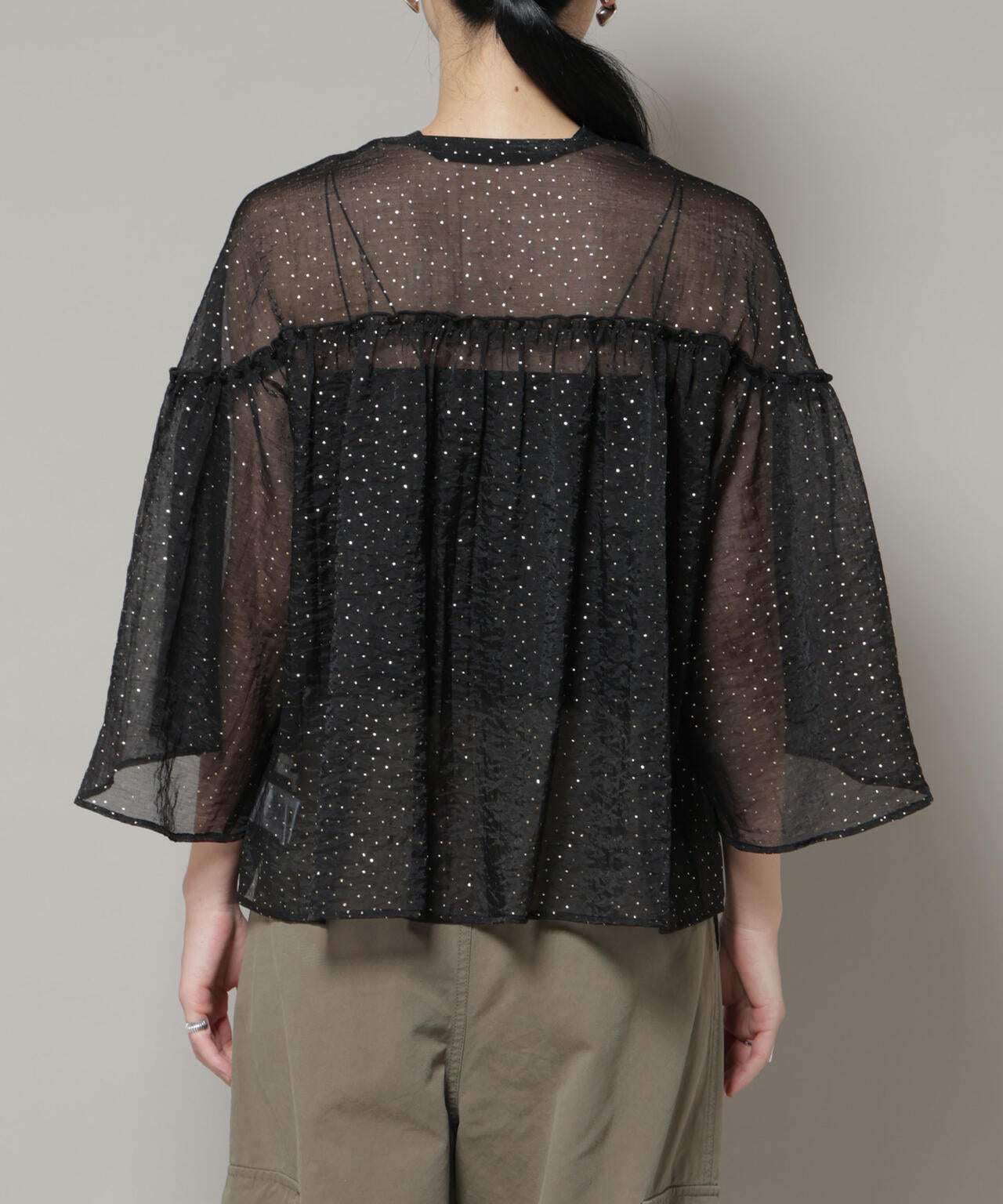 ドットVギャザーブラウス ドットタフタショートギャザーブラウス