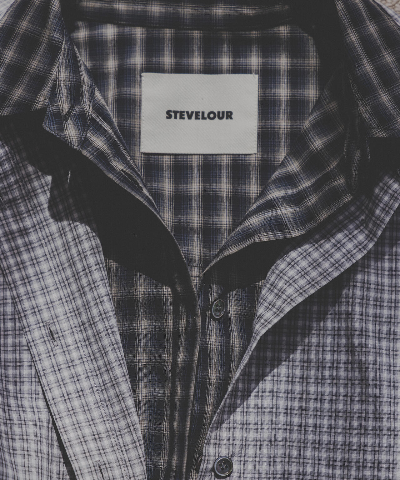 「STEVELOUR」モダンプレッピーシャツ