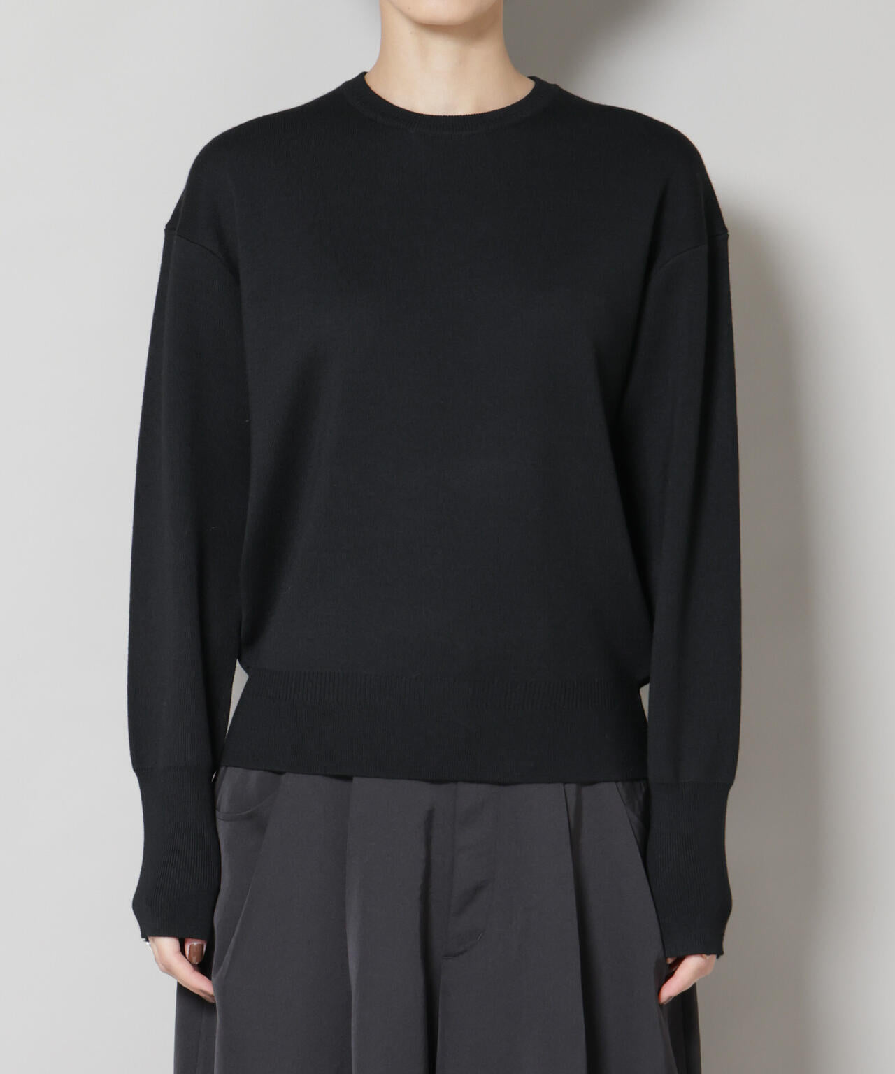 毛玉レスニットスムースクルーネックプルオーバー