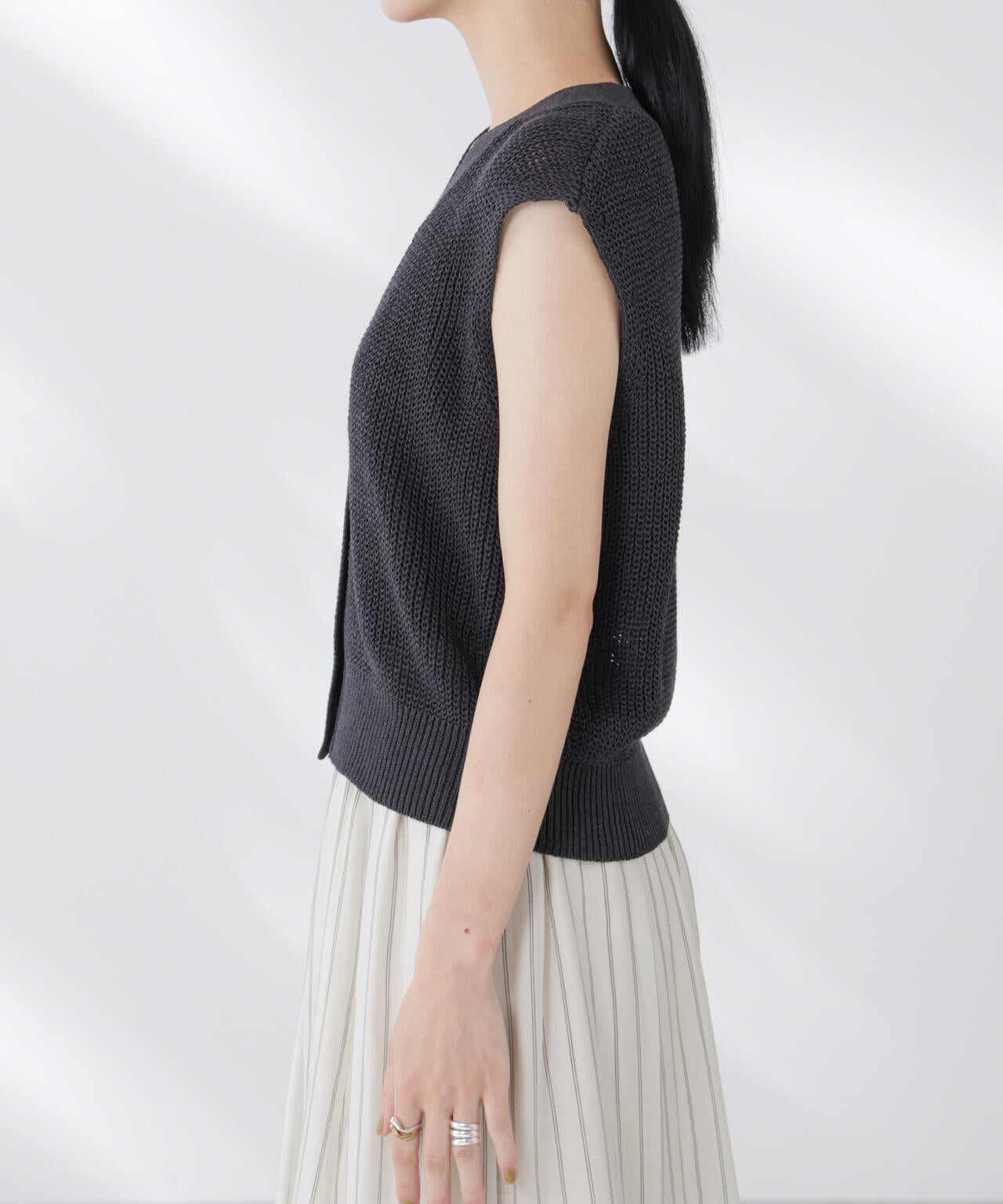 ペーパーヤーン畦ニットベスト