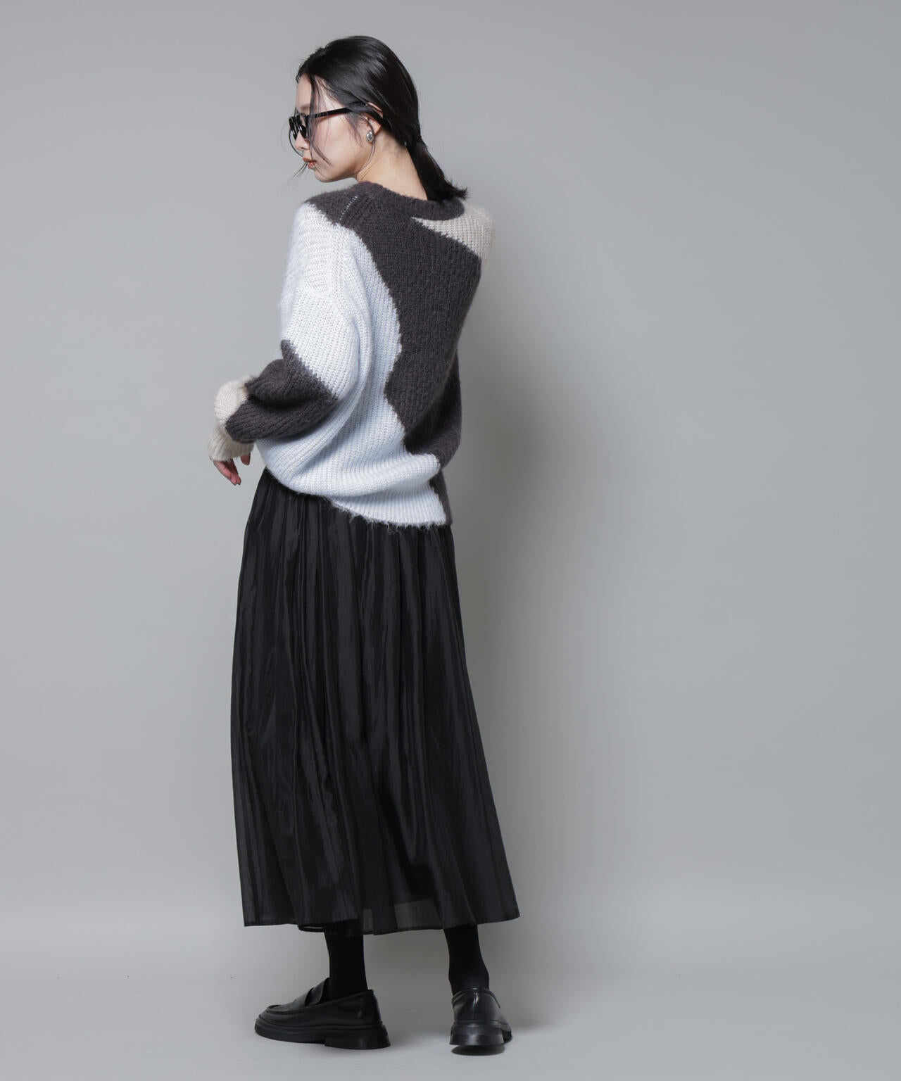 モヘヤ起毛カーブパターンブロッキングニット