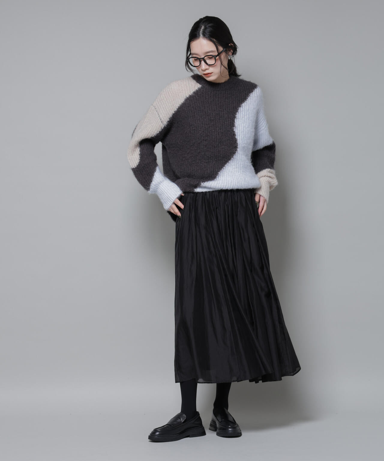 モヘヤ起毛カーブパターンブロッキングニット