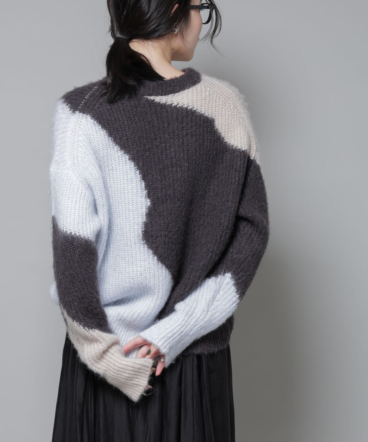 モヘヤ起毛カーブパターンブロッキングニット