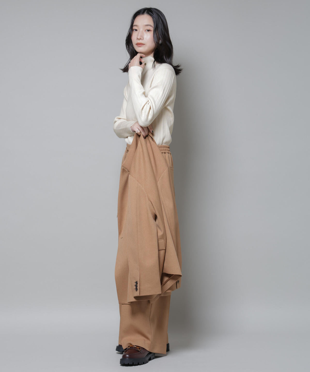 ホホバオイル加工ランダムリブタートルニット