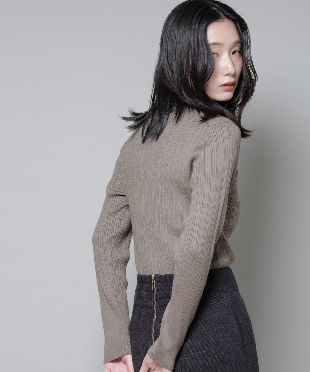 ホホバオイル加工ランダムリブタートルニット