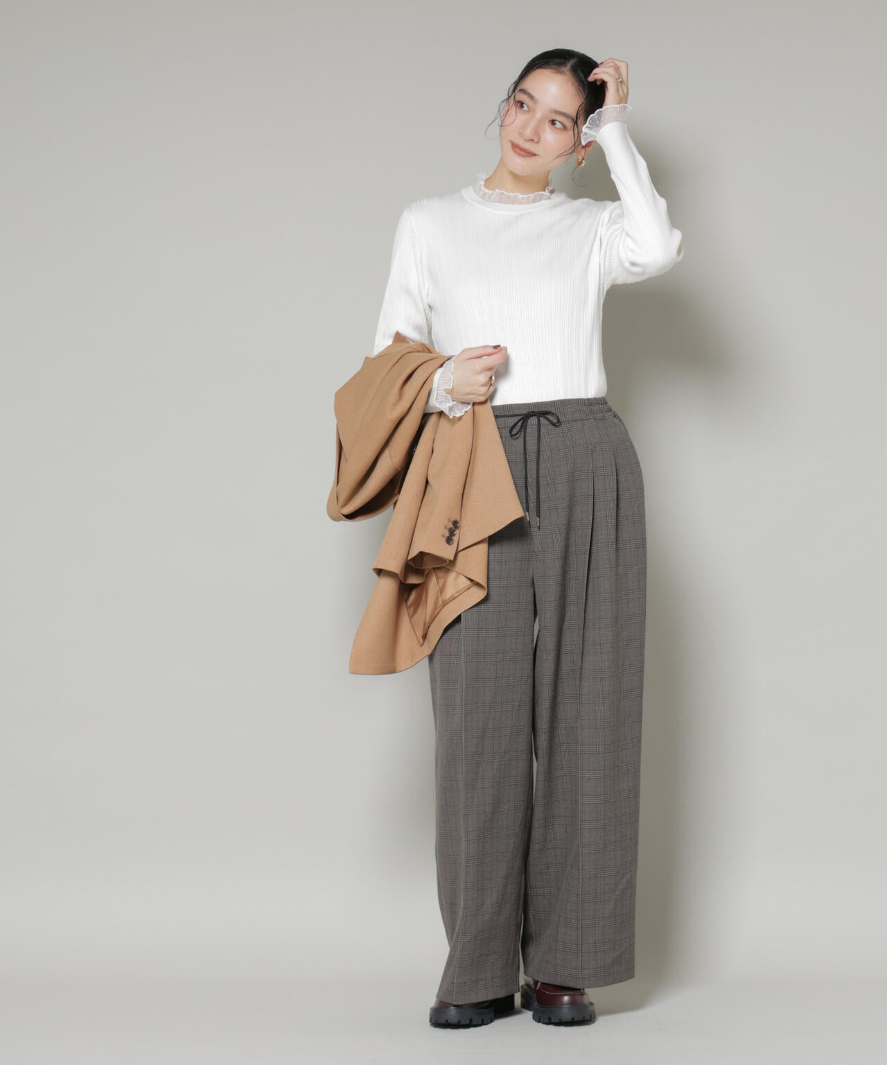 ホホバオイル加工チュールフリル付きランダムリブニット