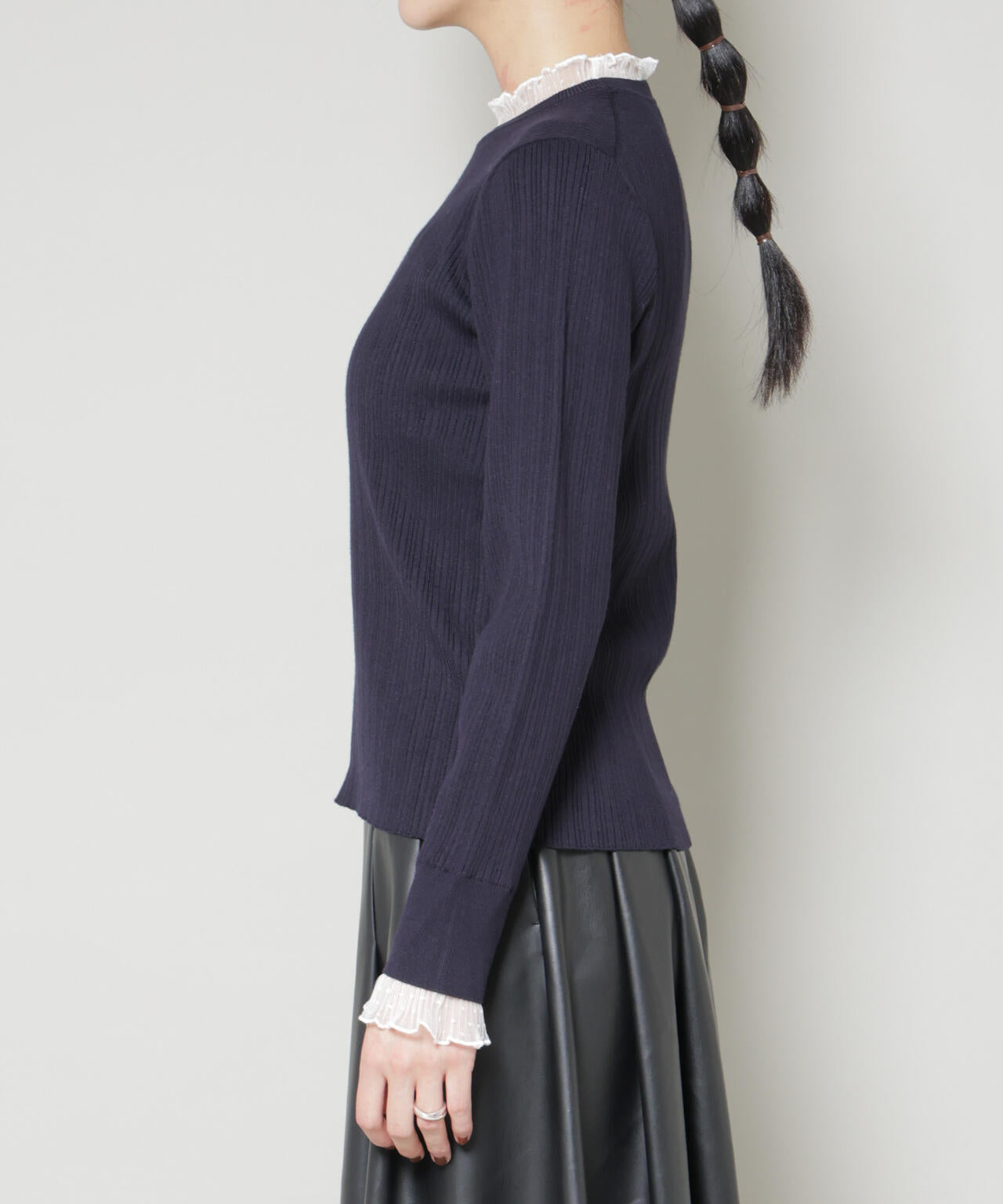 ホホバオイル加工チュールフリル付きランダムリブニット