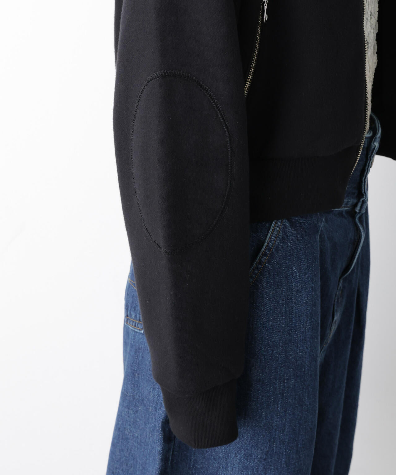 「STEVELOUR」コンパクトダブルジップスウェット