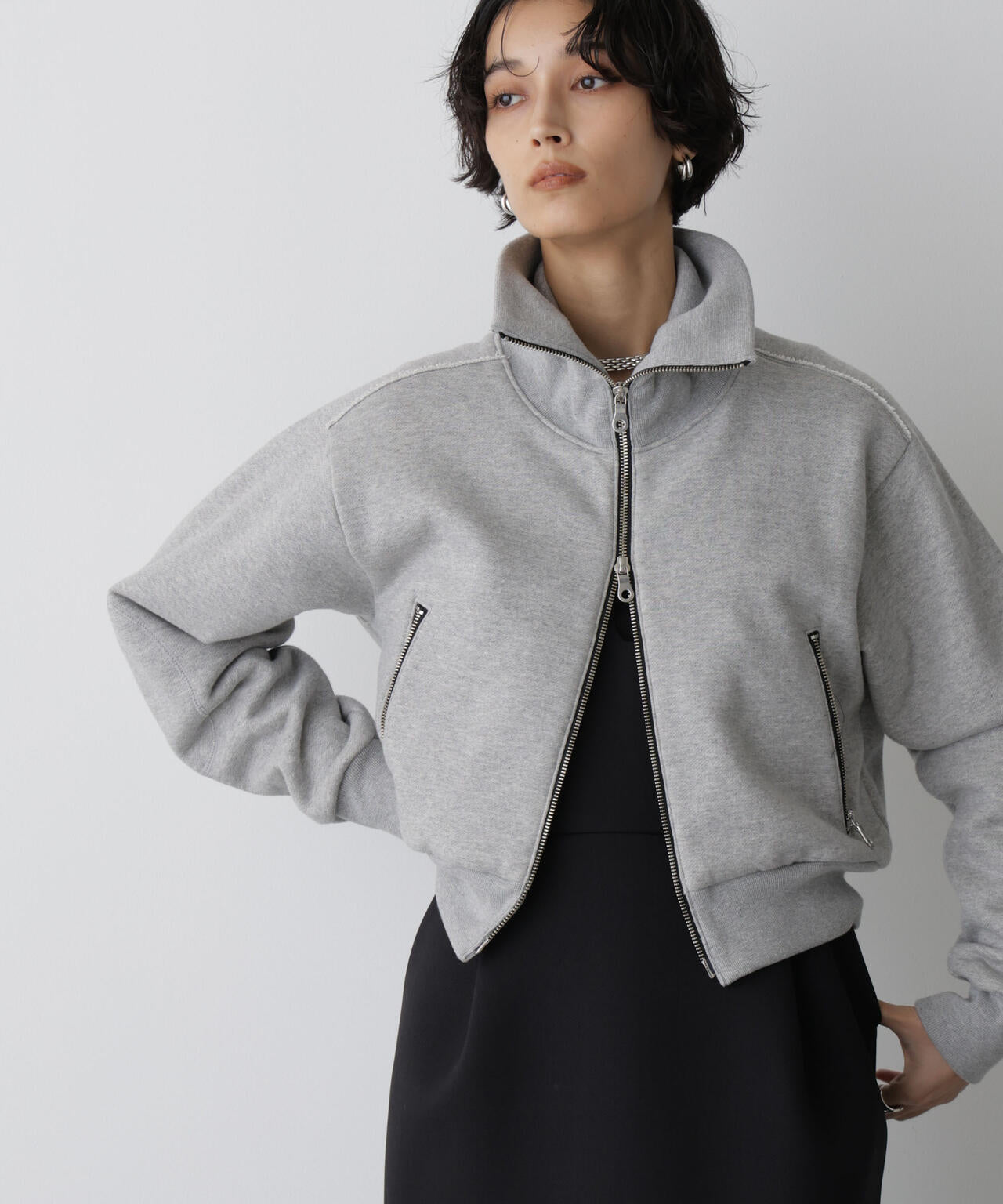 「STEVELOUR」コンパクトダブルジップスウェット