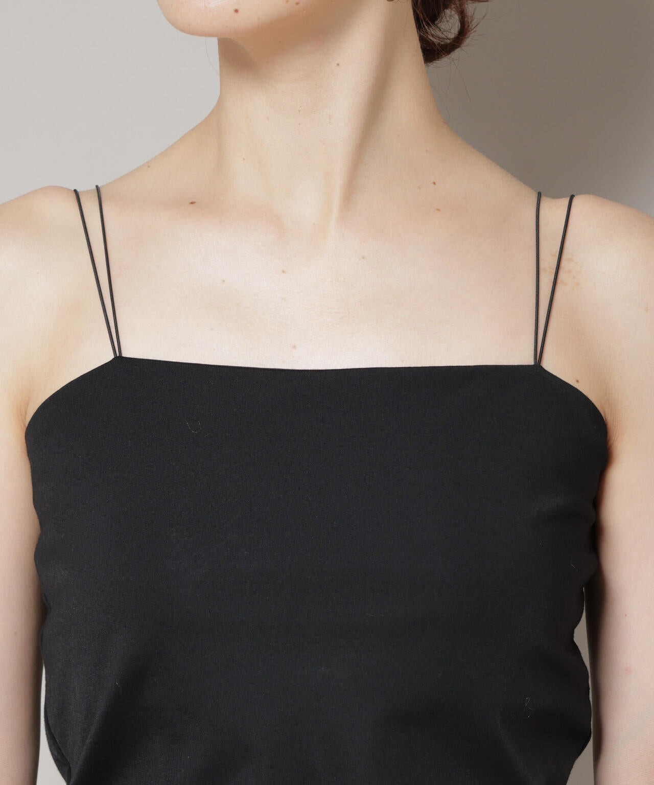 ストレッチポンチカップ付きベアトップキャミソール