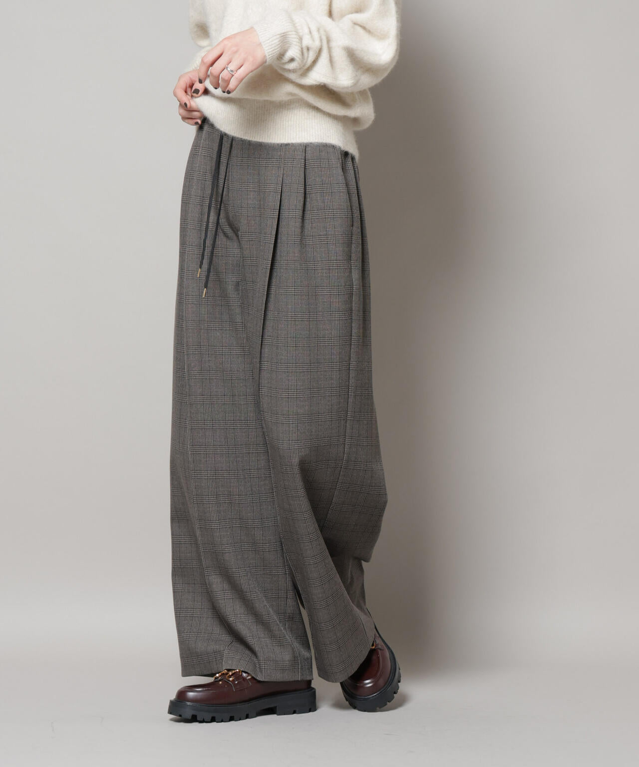ストレッチサージチェックピンタックイージーワイドパンツ(セットアップ可)